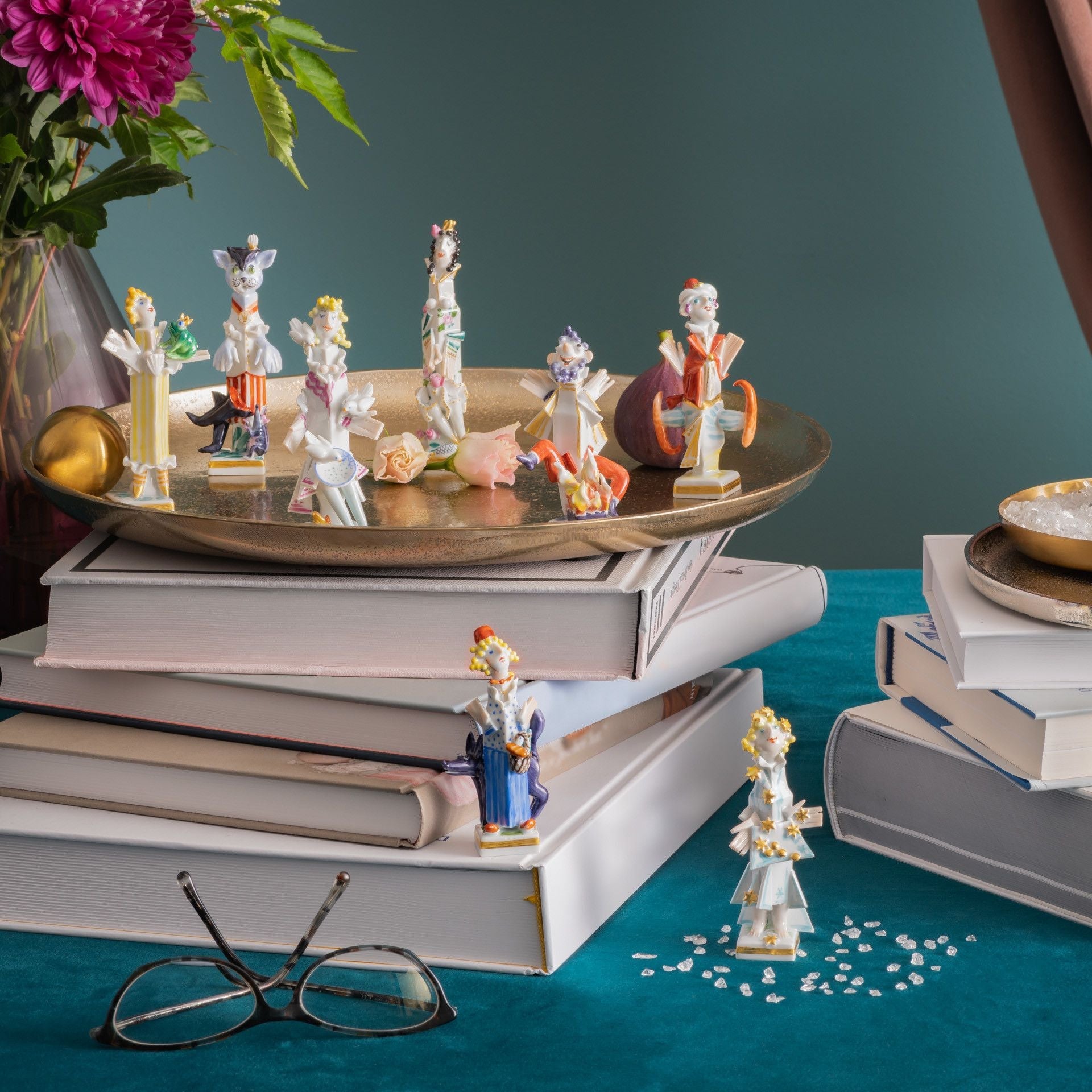 Sterntaler Märchenfiguren, Bunt und gold staffiert - , H 10 cm | Meissen Miniaturfiguren - Edition 900300 - 83230 - Meissen Weimar