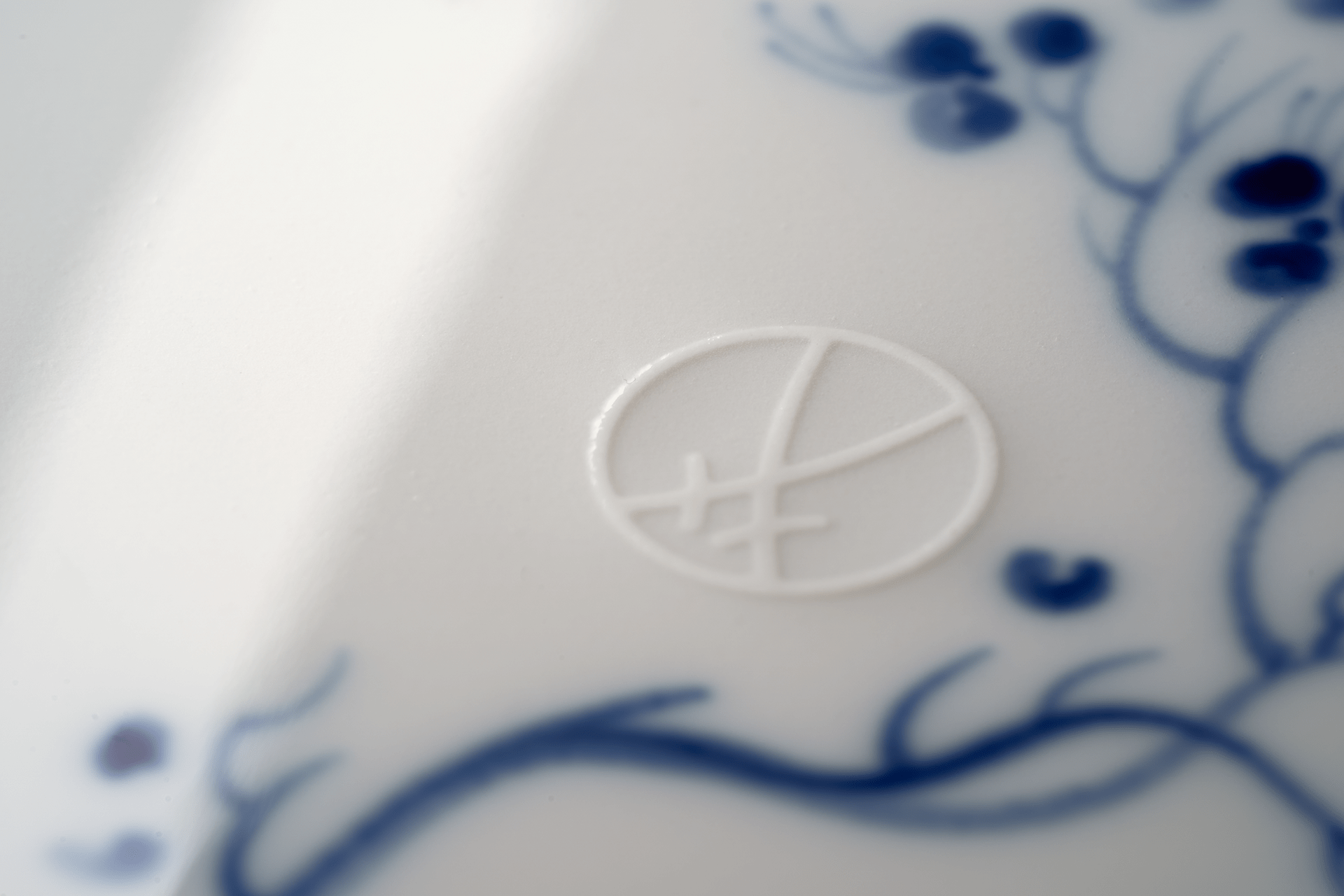 Teller, klein, "Blue Orchid", kobaltblau, Ø 20 cm | Meissen Cosmopolitan 830501 - 37071 - Meissen Weimar