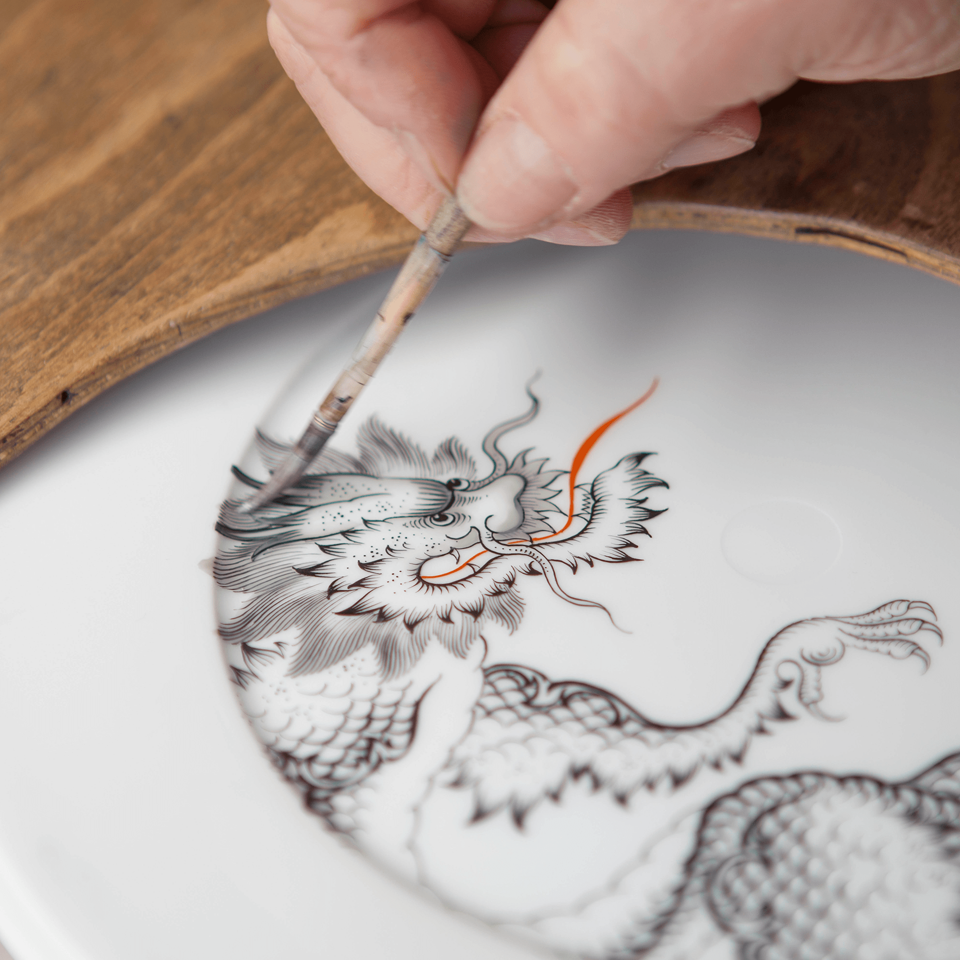 Tischleuchte, Mingdrachen, schwarz, H 49 cm | Meissen Leuchten 33A055 - 50M68 - Meissen Weimar