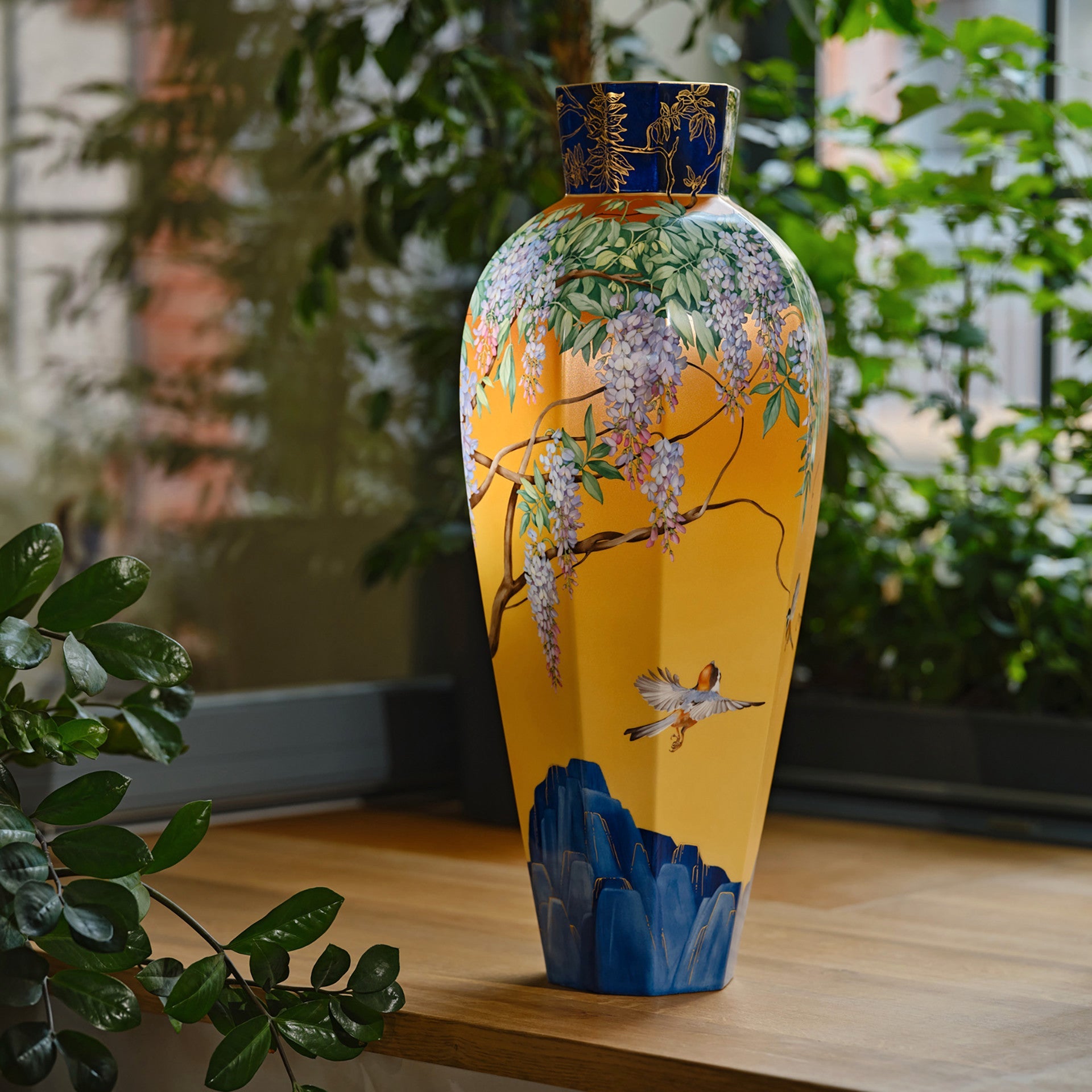 Vase Blauregen bei Sonnenuntergang, Porzellan, H 71 cm | Meissen Limitierte Meisterwerke 236584-50476 - Meissen Weimar