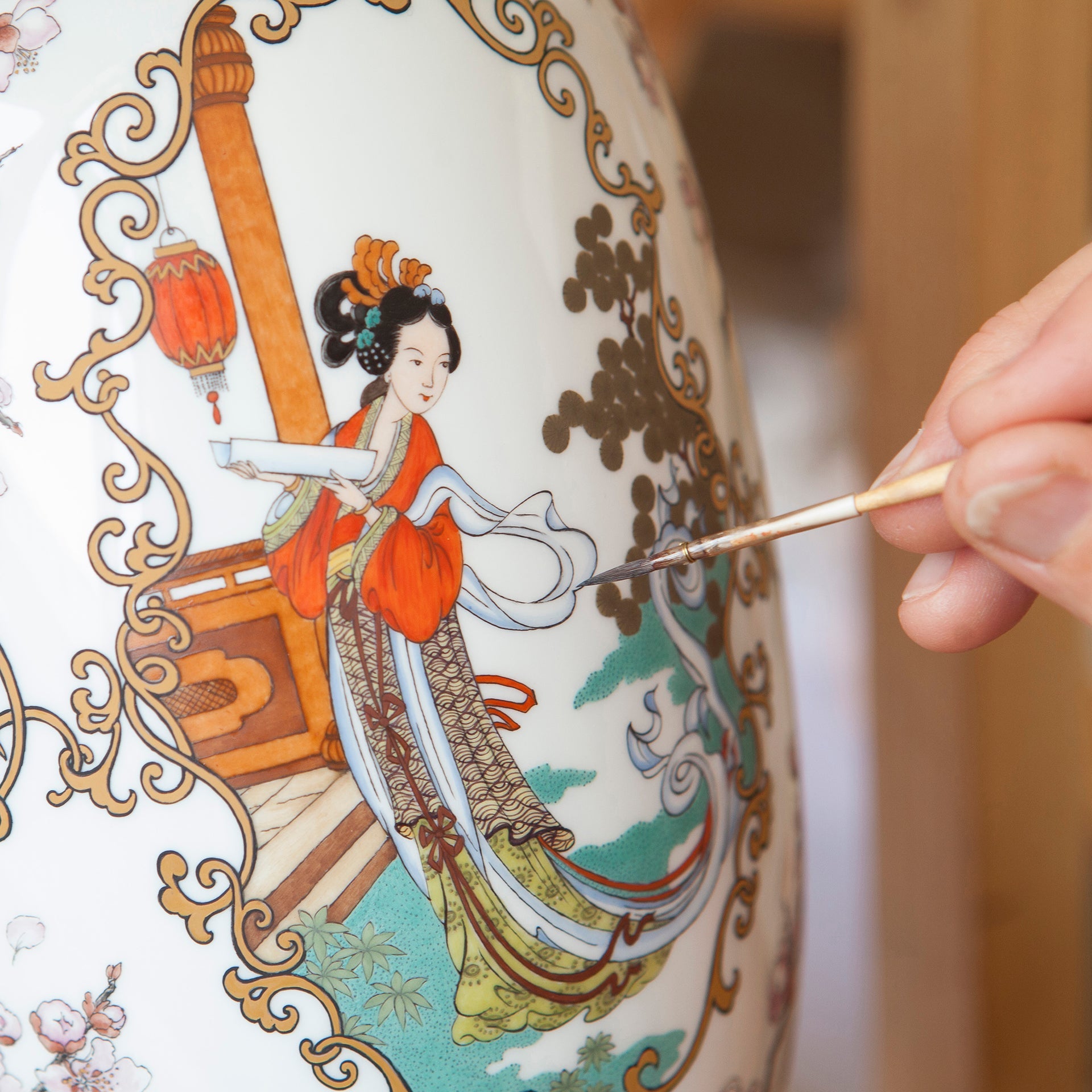 Vase Drei Asiatische Damen, limitiert, H 39 cm | Meissen Limitierte Meisterwerke 603284 - 51118 - Meissen Weimar