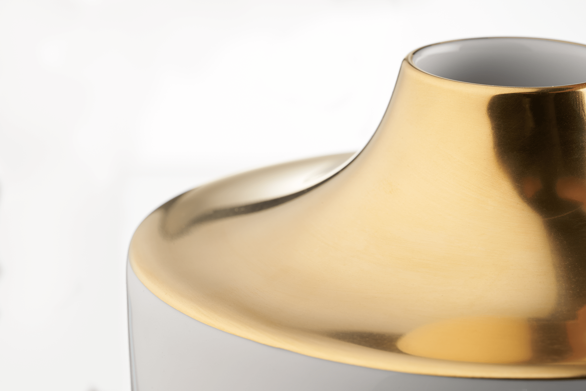 Vase, Gold, H 18 cm | Meissen Cosmopolitan 99A114 - 50531 - Meissen Weimar