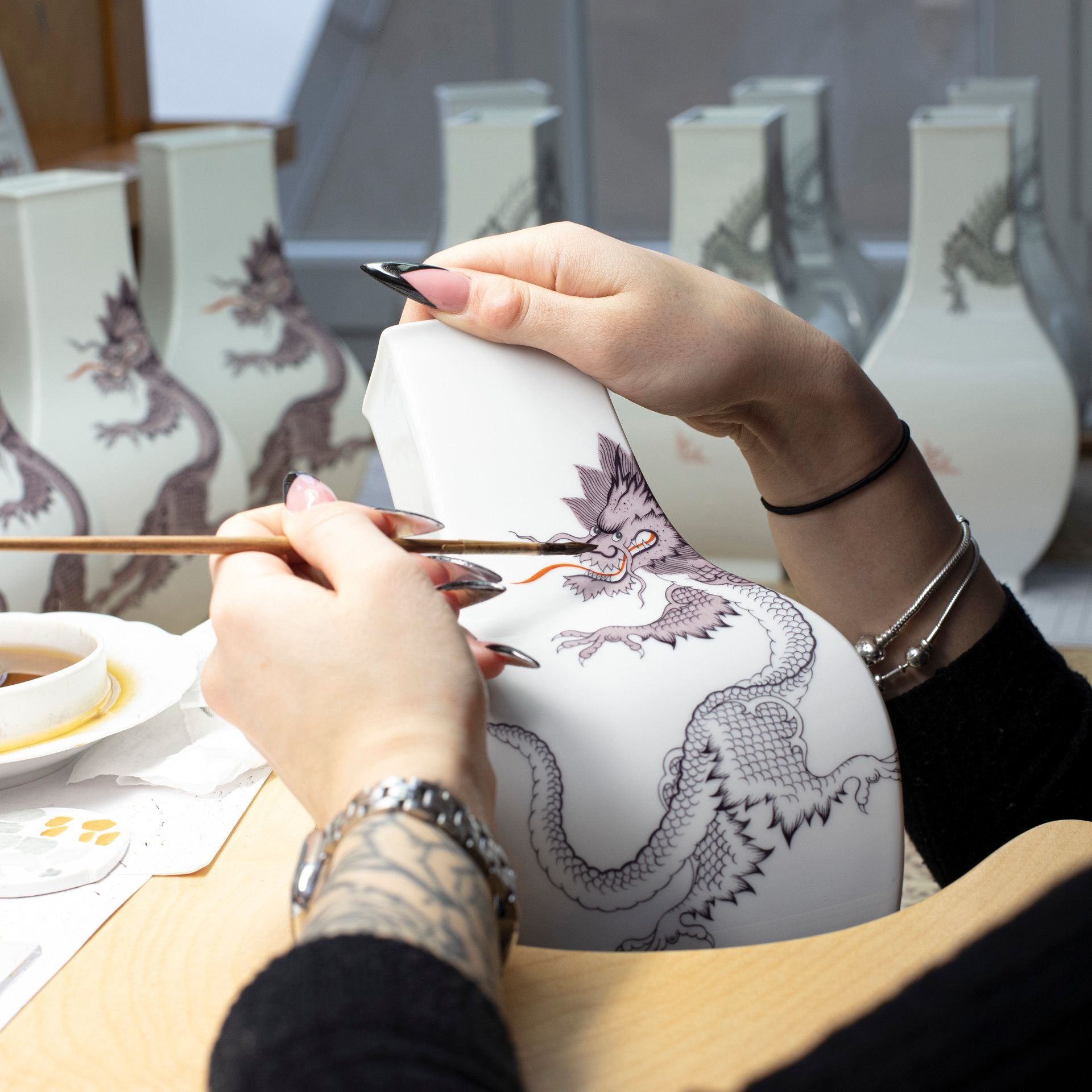 Vase, groß, "Ming Dragon Purple", H 25,5 cm | Meissen Vasen - Kollektion 33A221 - 50262 - Meissen Weimar