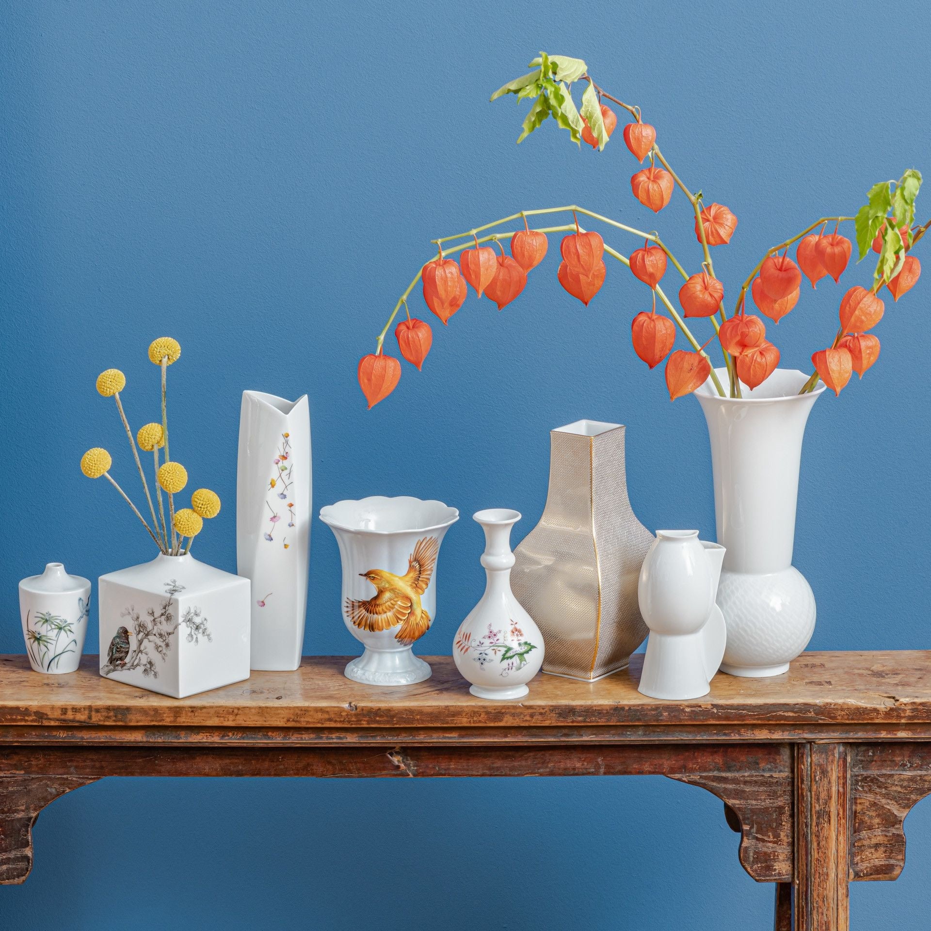 Vase mit Belag, Weihnachtsstern, bunt und gold staffiert, H 9 cm | Accessoires Meissen Wellenspiel Relief 719391 - 50905 - Meissen Weimar