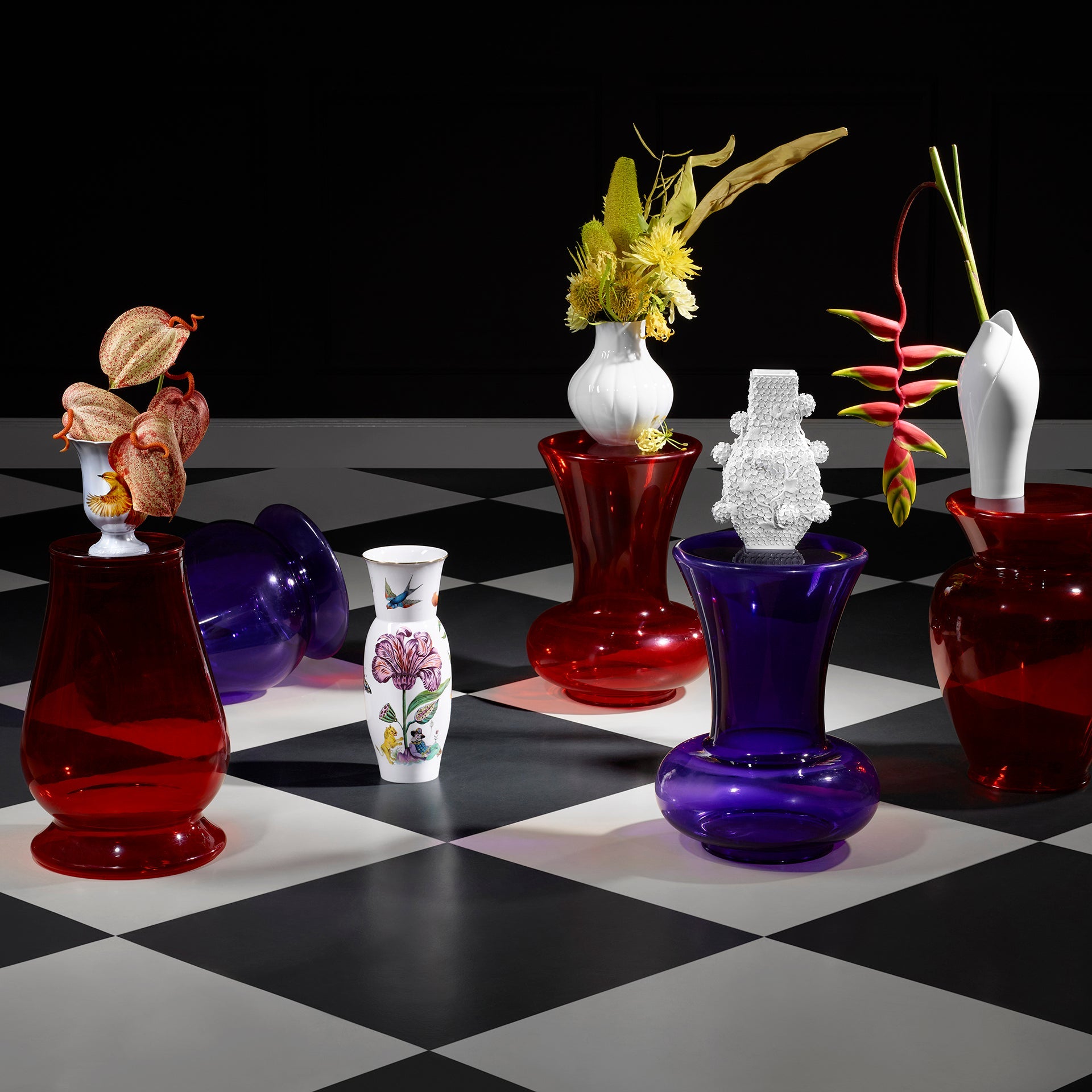 Vase, Olaf Hajek Flower Guards, H 42 cm | Meissen Vasen Kollektion 65c058 - 50410 - Meissen Weimar