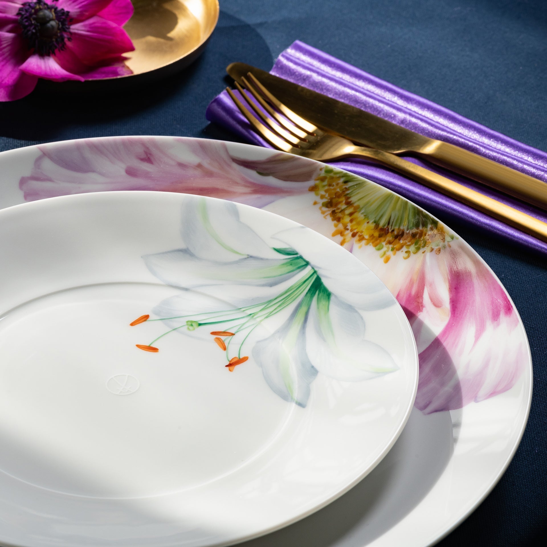 Vorspeise - und Dessertteller, "Giant Bloom", Trichterlilie, Ø 22,5 cm | Meissen Cosmopolitan 61A161 - 37473 - Meissen Weimar