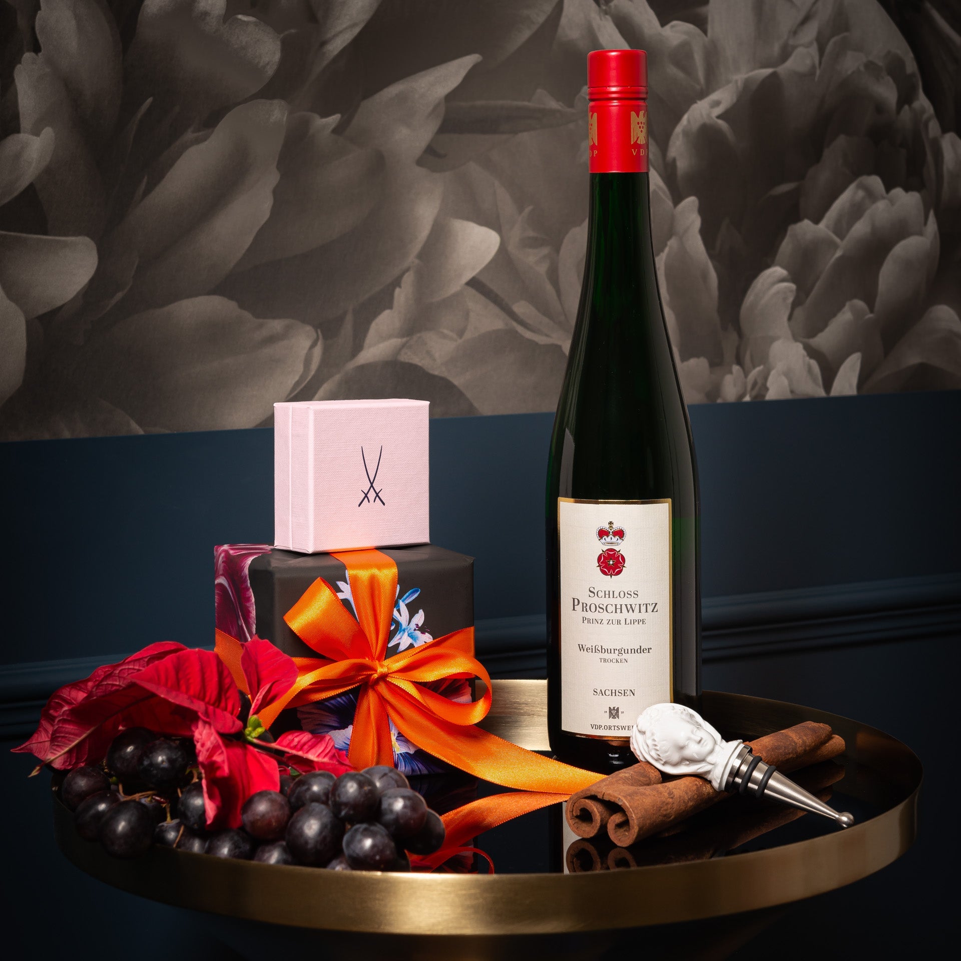 Wein - Set mit Flaschenverschluss, Weiß, H 41 cm | Meissen Geschenke 000001 - 83m48 - Meissen Weimar