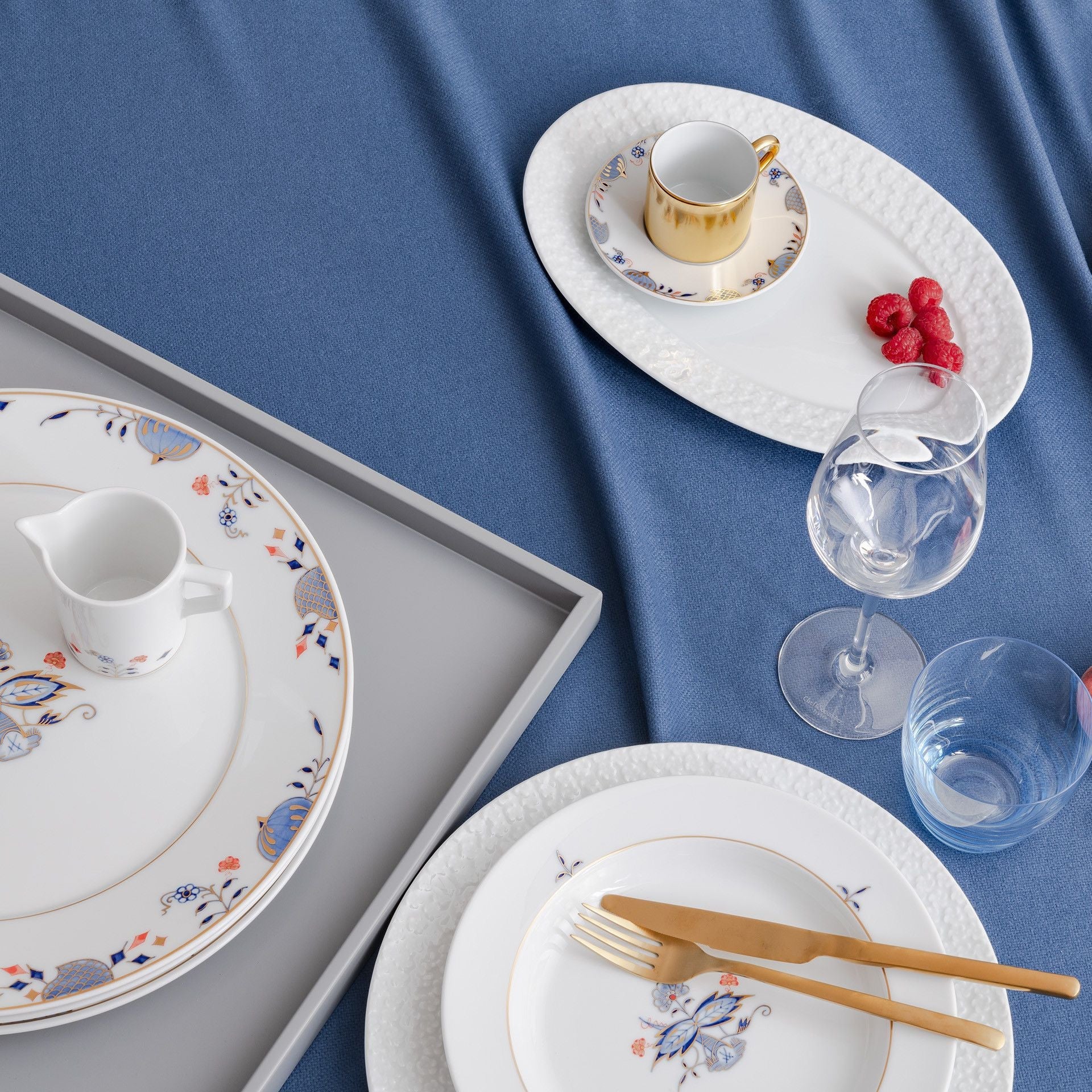 Zuckerdose, Blütenknospen, Blütenzweige, H 7,5 cm | Meissen No.41 Noble Blue 802390 - 41823 - Meissen Weimar