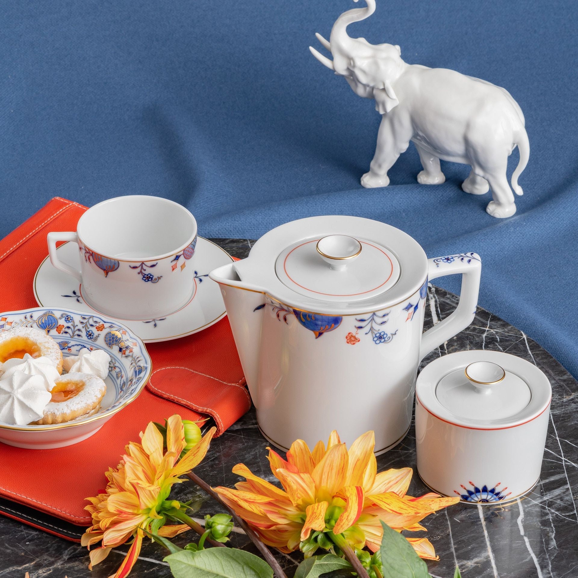 Zuckerdose, Blütenknospen, Blütenzweige, H 7,5 cm | Meissen No.41 Noble Blue 802390 - 41823 - Meissen Weimar