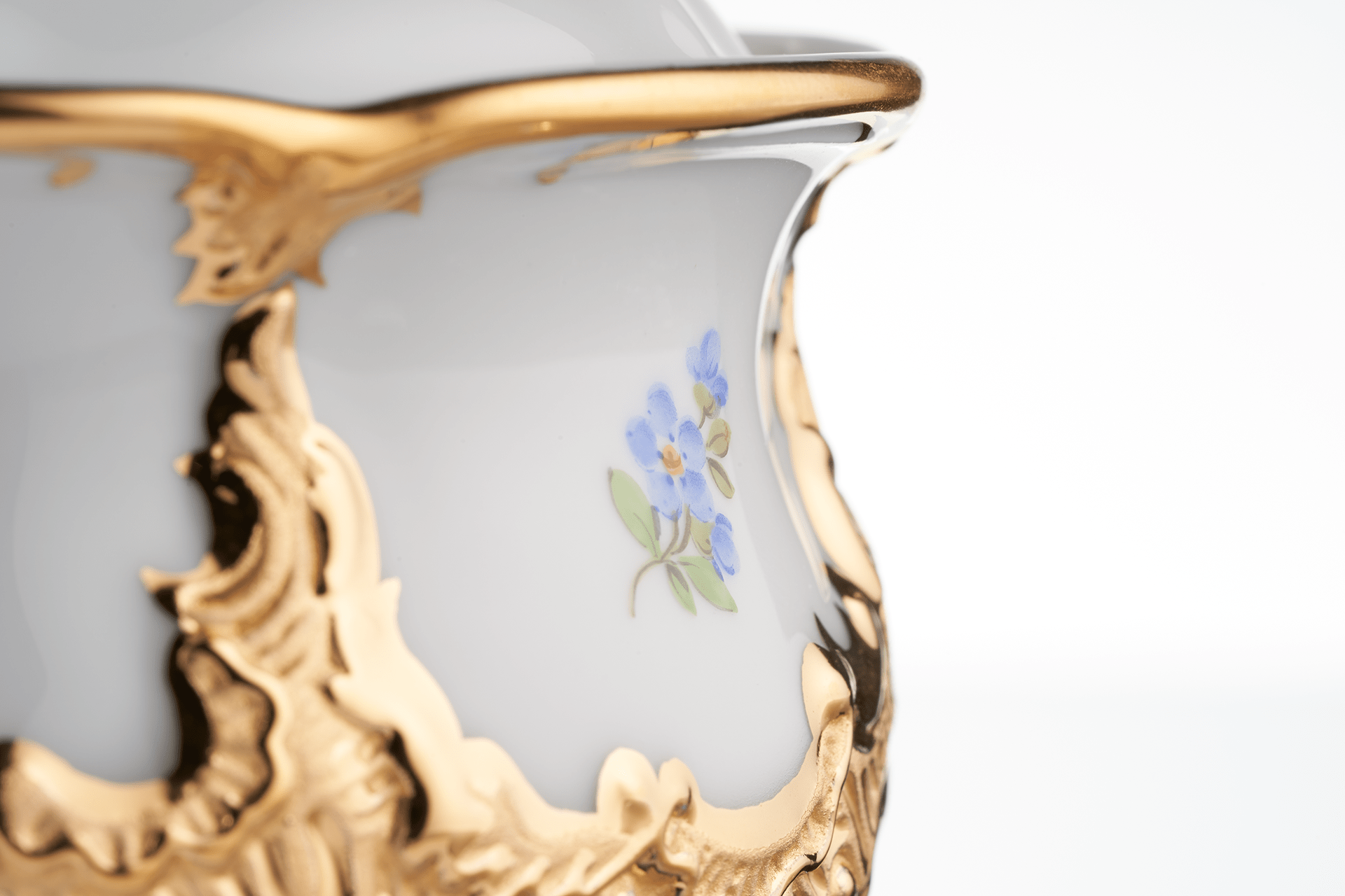 Zuckerdose Gestreute Blümchen Goldbronze H 12 cm | Meissen B - Form 010179 - 15823 - Meissen Weimar