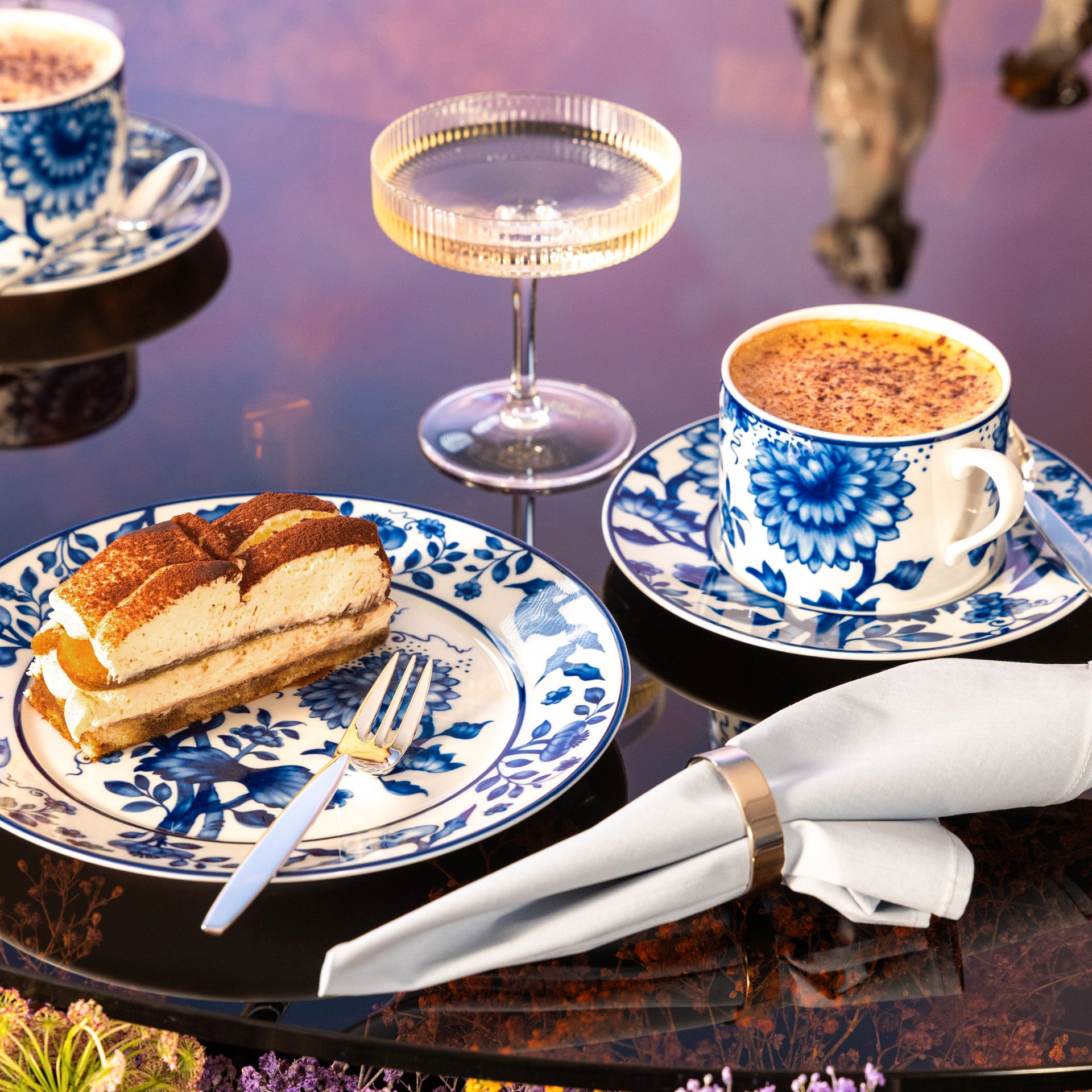 Cappuccinotasse, weiß, H 8 cm | Meissen No. 41 Noble Blue