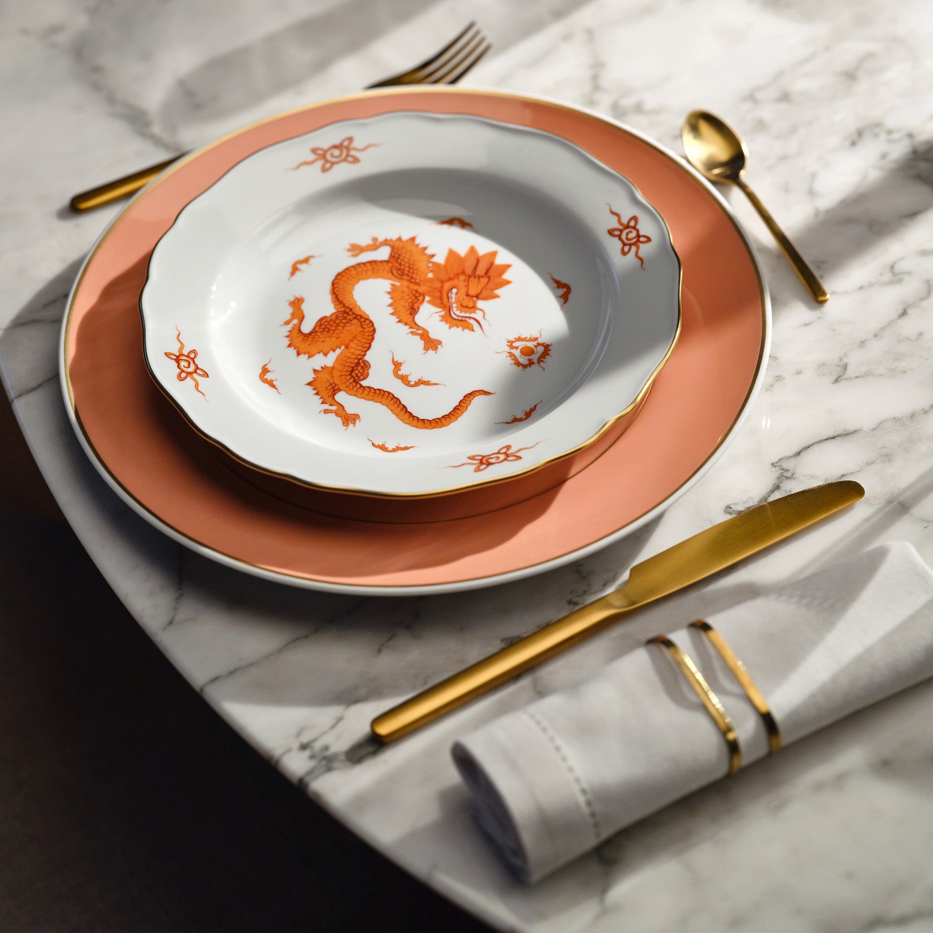 Speiseteller uni rot mit Goldrand Ø 29 cm | Meissen No. 41 Mystik Maison