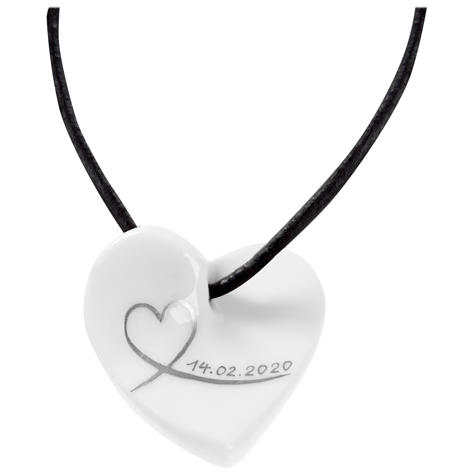 Anhänger "Geschwungenes Herz" mit Datum in Platin, einzeilig, 2,5 x 2,5 cm | Meissen Schmuck Individuell 71A141-71000 - Meissen Weimar