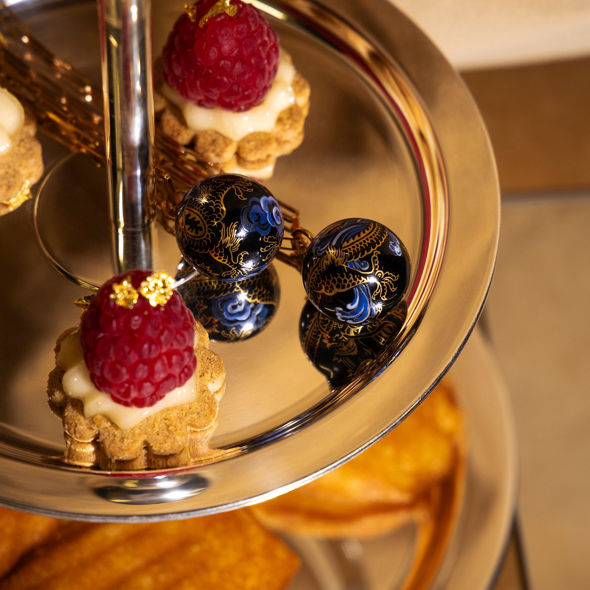 Anhänger, Glücksdrache Shang, Ø 2,1 cm, Ø 2,1 cm | Meissen Boule Collection 59A681-55M34 - Meissen Weimar