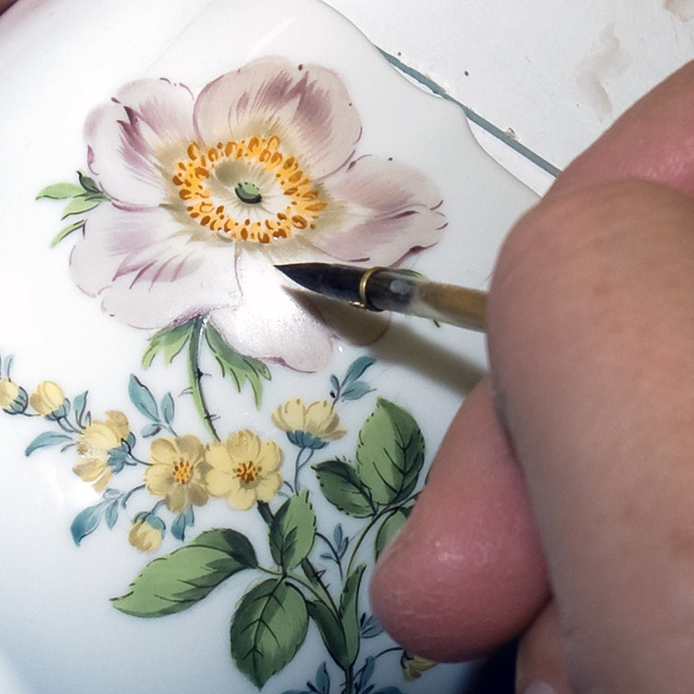 Baumschmuck Kugel Heckenrose, Ø 5 cm | Meissen Zweigschmuck Kugel Kollektion 04c003 - 55m09 - Meissen Weimar