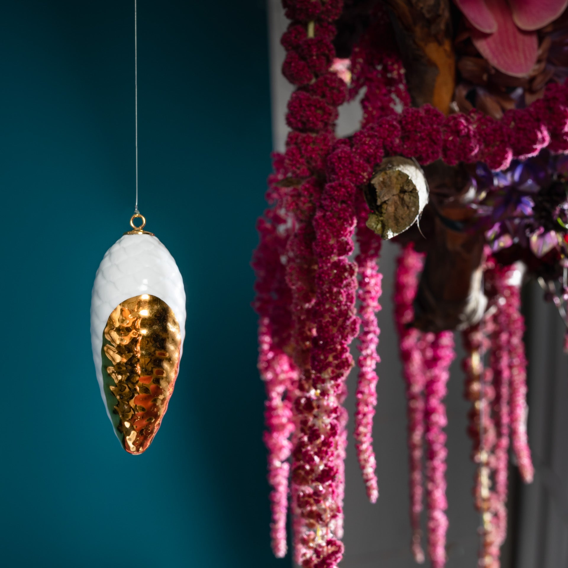 Baumschmuck Tannenzapfen, Gold, H 8,5 cm | Meissen Geschenke 99a434 - 83m26 - Meissen Weimar