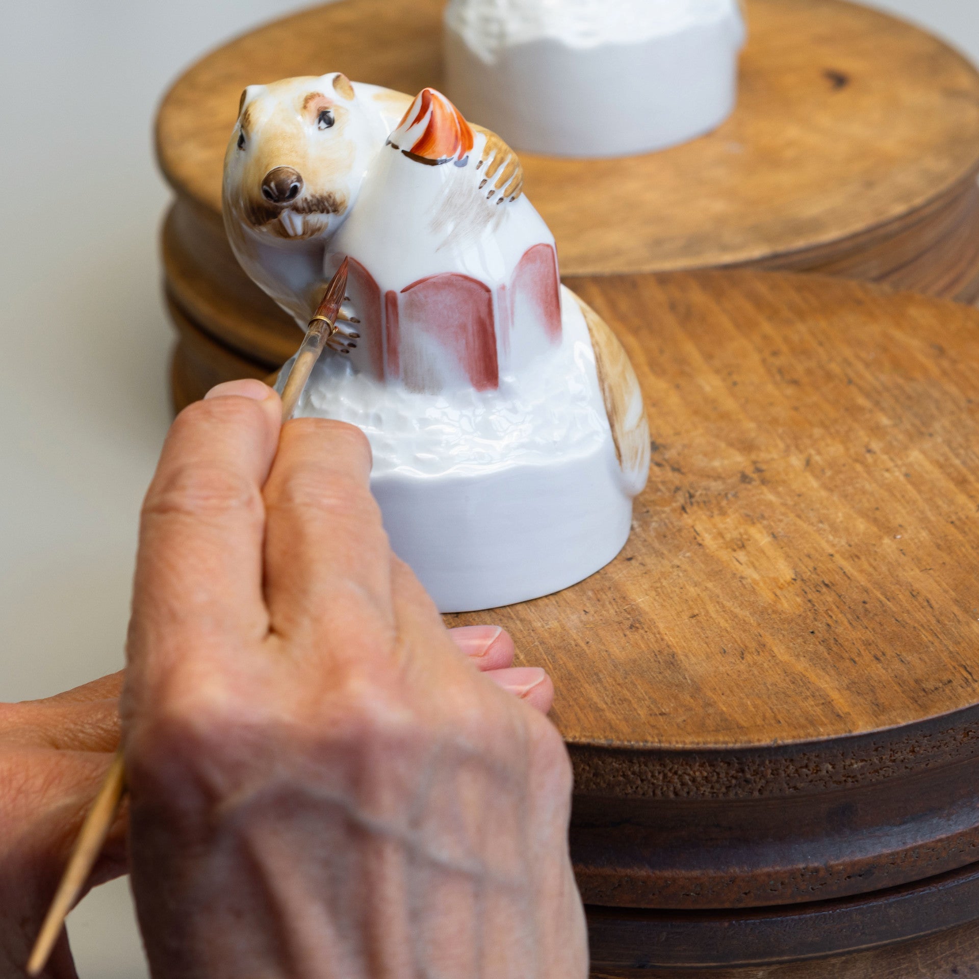 Biber "Spitzer", Bunt und gold staffiert, H 9,5 cm | Meissen Einzelplastik 900300-78A11 - Meissen Weimar