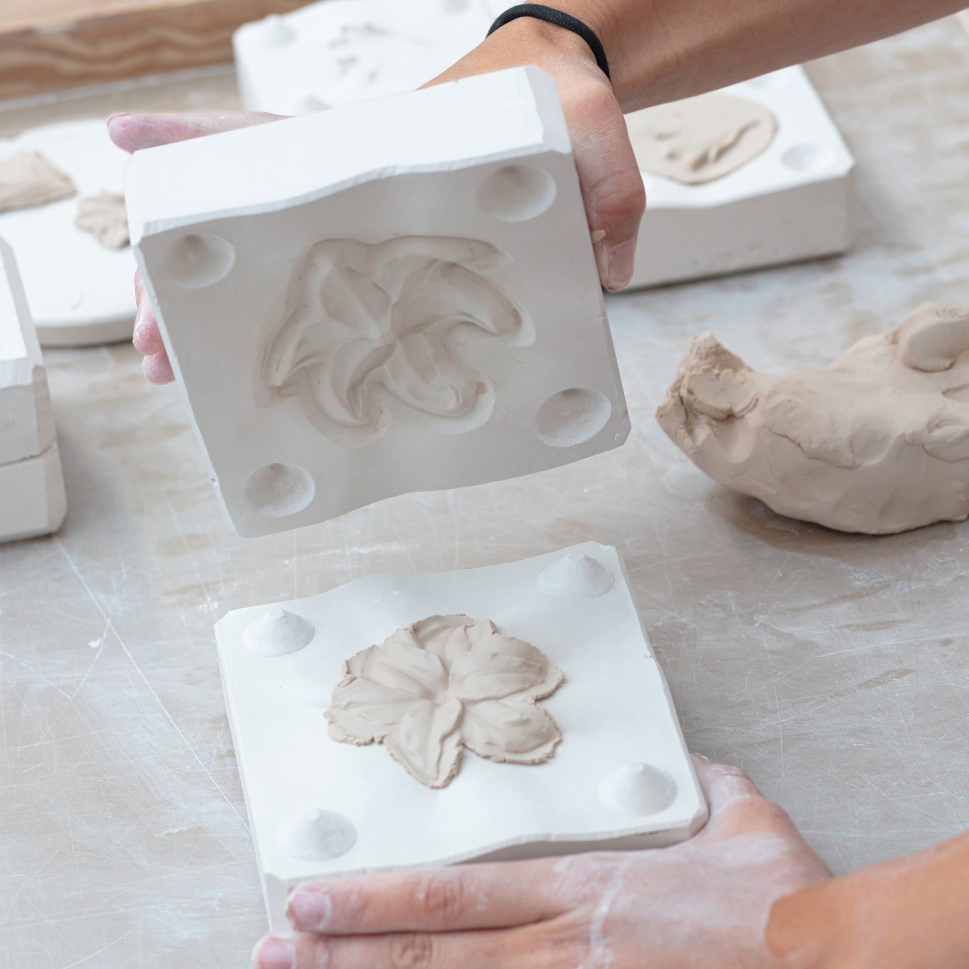 Brosche Bloom Collection Granat, H 4.8 cm | Meissen Bloom Collection mpj60bc55009 - Meissen Weimar