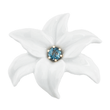 Brosche, Topas, 925 Silber rosé vergoldet mit einer geöffneten Blüte aus Porzellan, 1 London Blue Topas, 1,45 ct | Meissen Bloom Collection