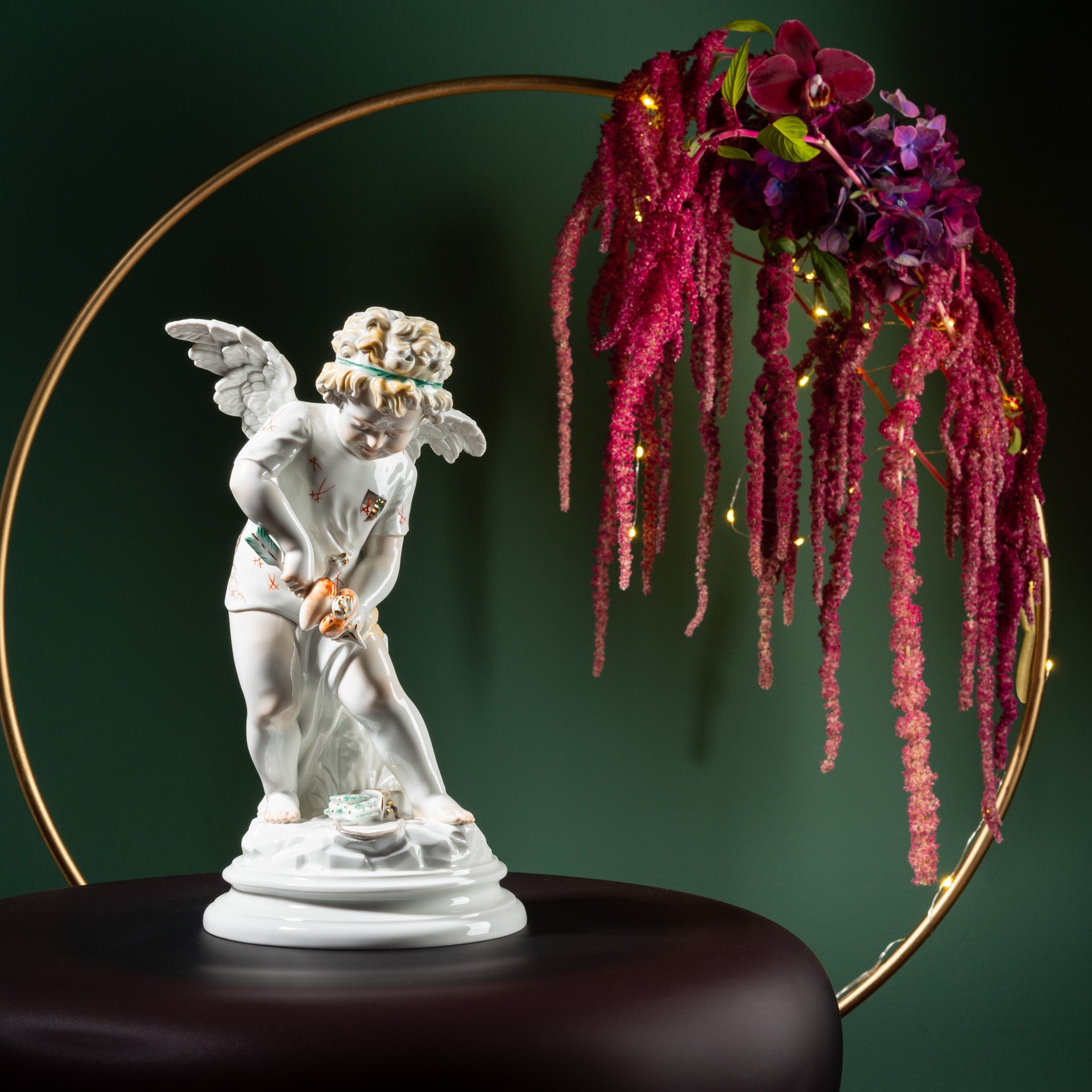 Einzelfigur Amor mit Shirt, Schwerterjubiläum, H 29 cm | Meissen Figuren Individuell 90a453 - 73527 - Meissen Weimar