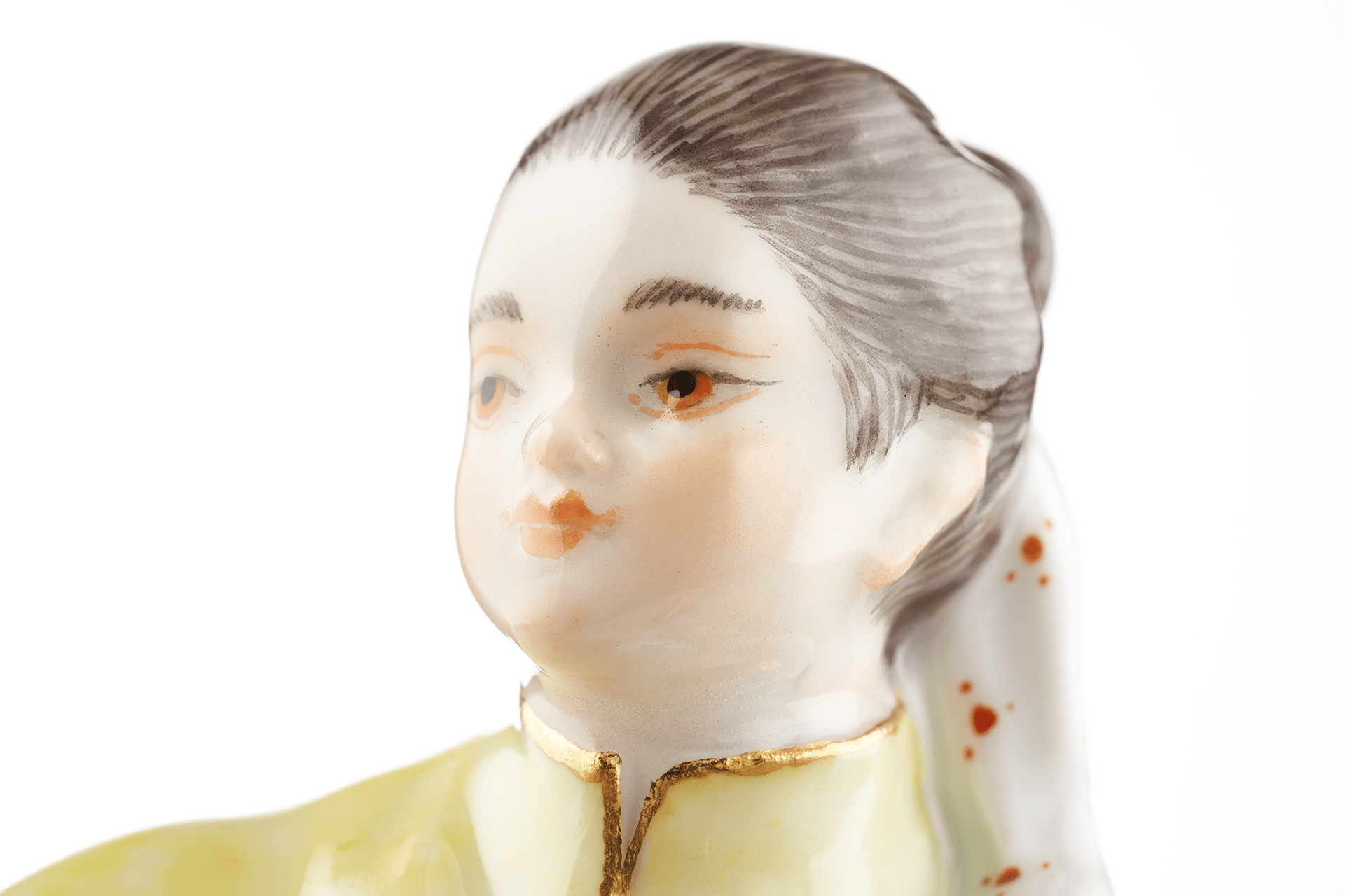 Einzelfigur Asiatin mit Becken, bunt und gold staffiert, H 13 cm | Meissen Figuren Individuell 900300 - 65665 - Meissen Weimar