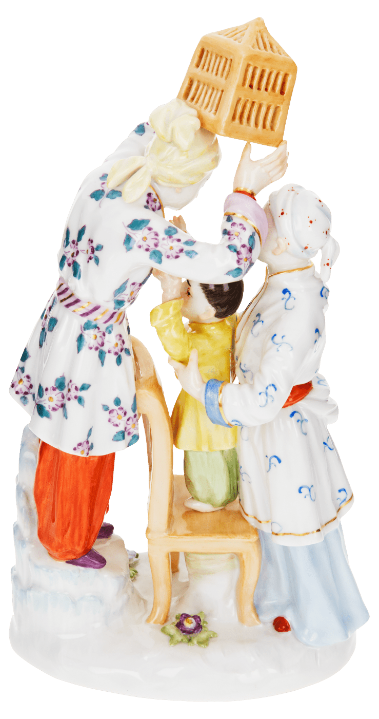 Einzelfigur Asiatische Familie, bunt und gold staffiert, H 14 cm | Meissen Figuren Individuell 900300 - 65641 - Meissen Weimar