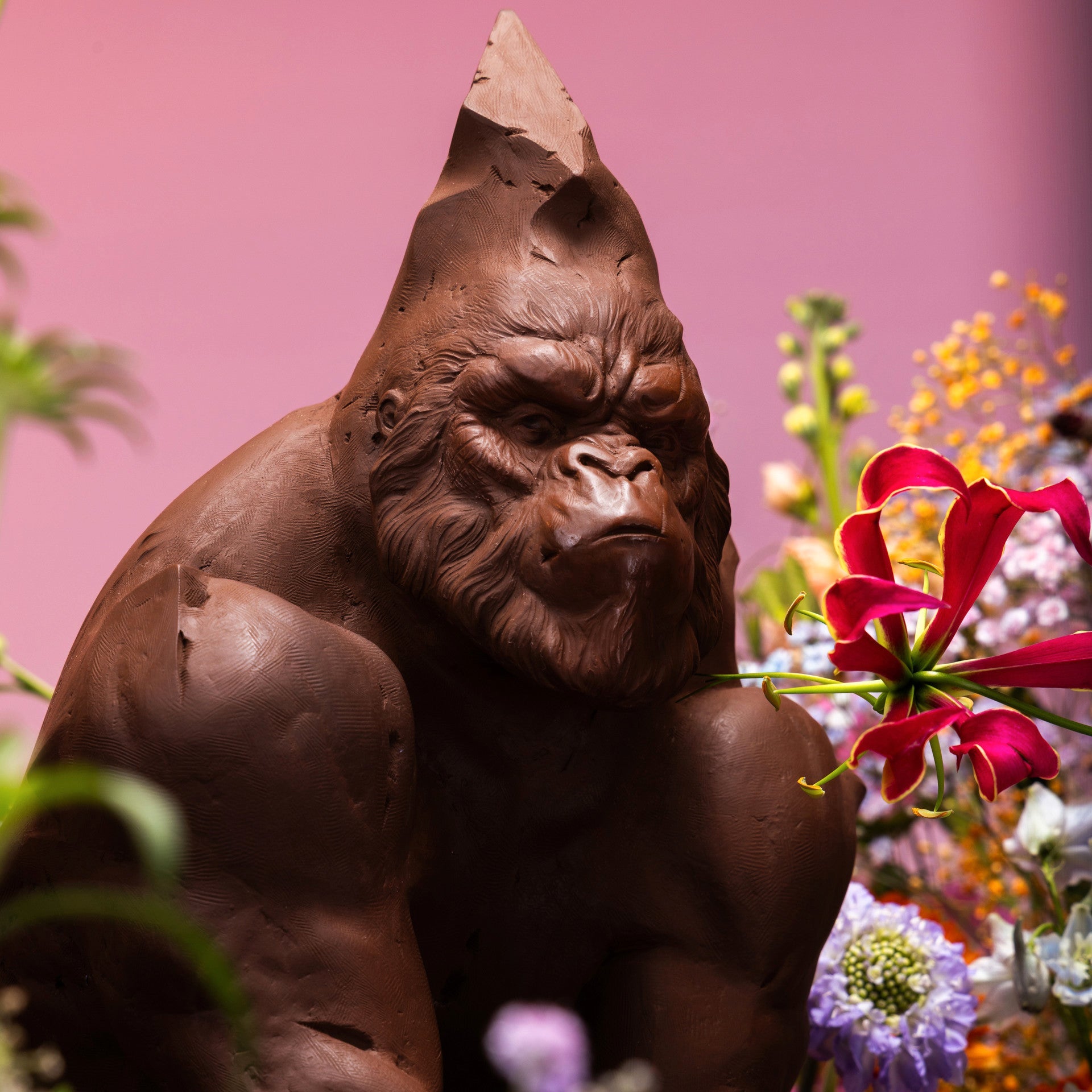 Einzelfigur Gorilla, Böttgersteinzeug, H 38 cm | Accessoires Meissen Böttgersteinzeug 000002-86225 - Meissen Weimar