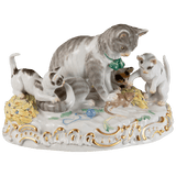 Einzelfigur Katzengruppe, bunt und gold staffiert, H 13 cm | Meissen Figuren Individuell