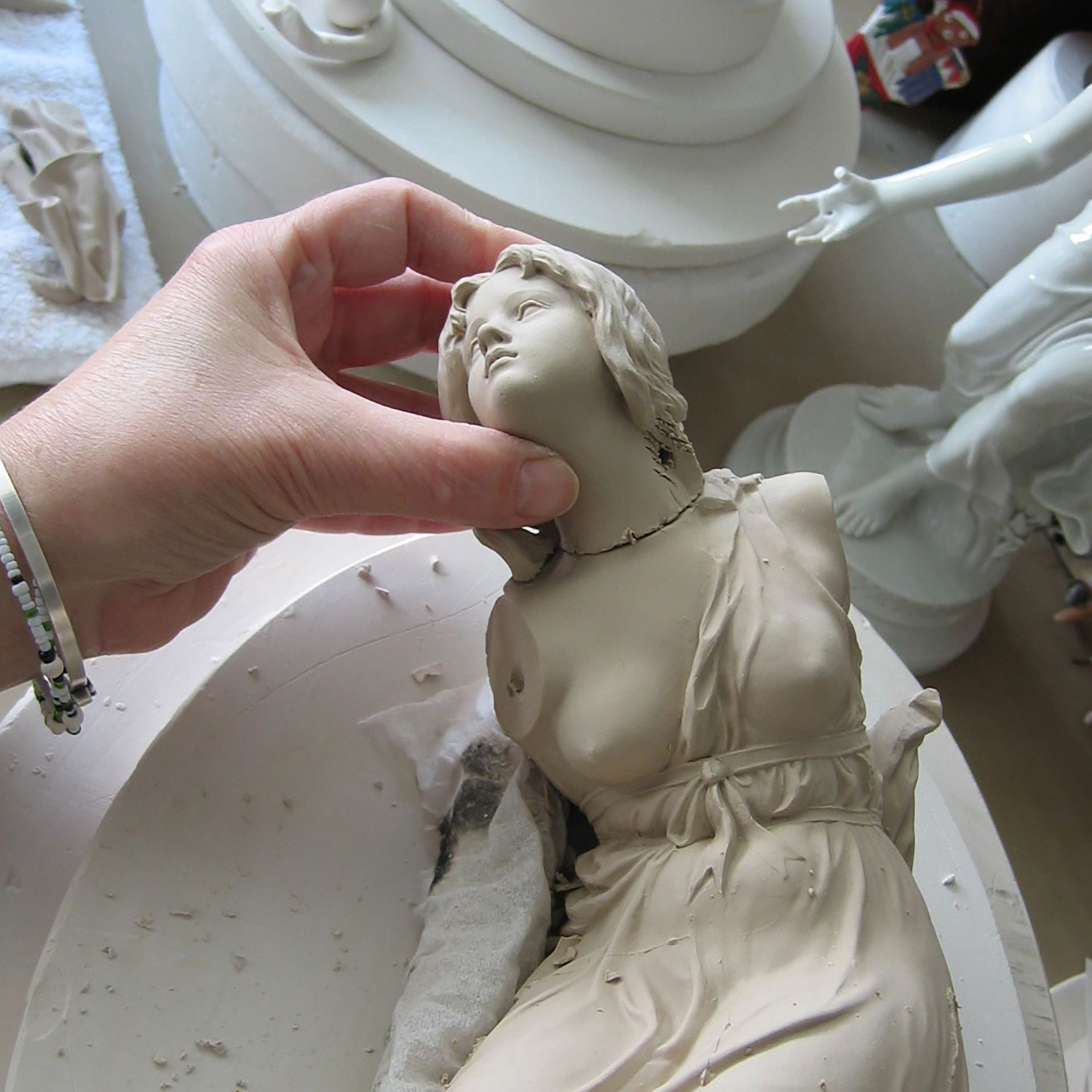 Figur Kugelspielerin, H 36 cm | Meissen Exklusiv - Kollektion 900380 - 73414 - Meissen Weimar