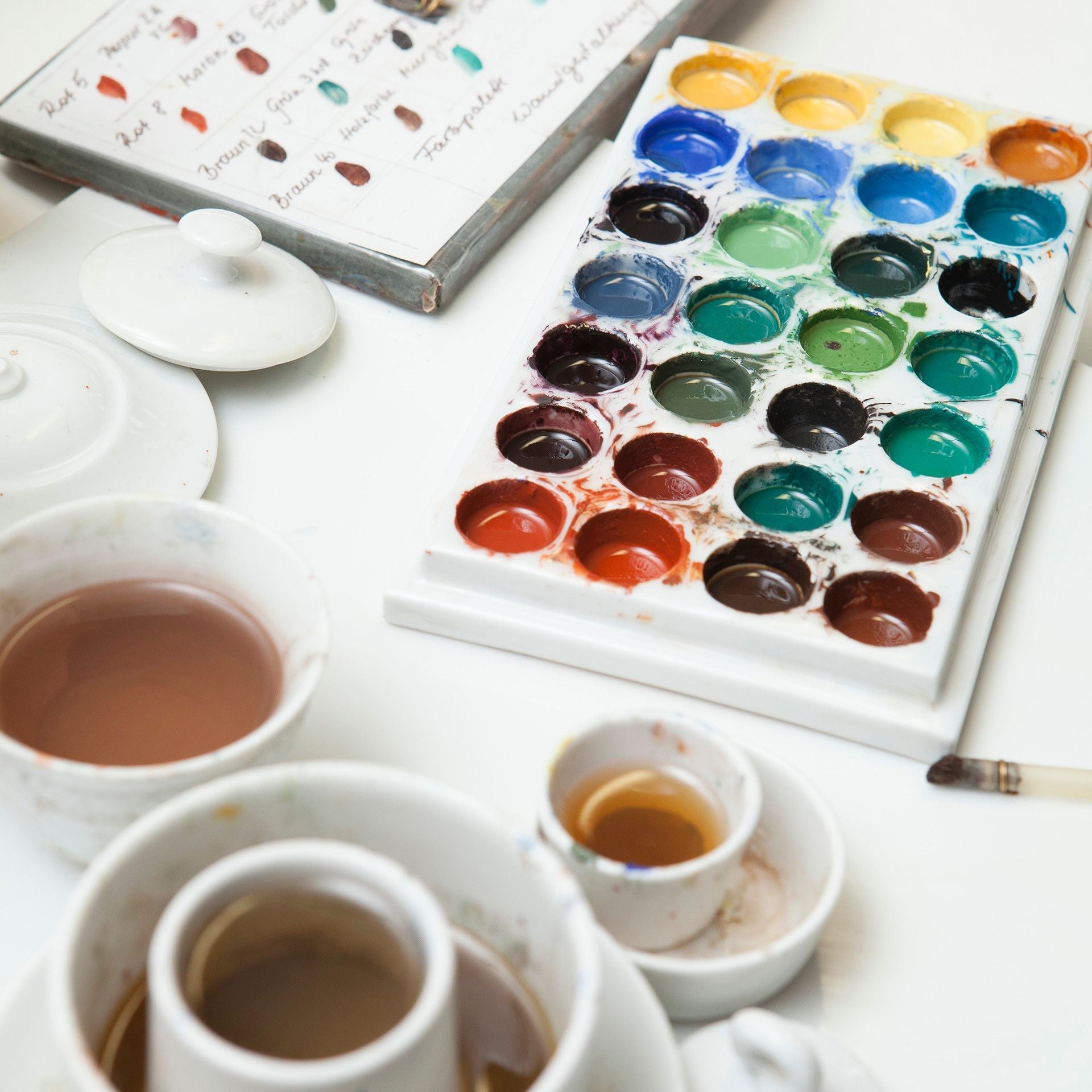 Hexe, Bunt und gold staffiert - , H 10 cm | Meissen Miniaturfiguren - Edition 900300 - 81994 - Meissen Weimar