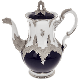 Kaffeekanne, groß, Gestreute Röschen, weiß-grau, königsblau, Glanzplatin, V 1,5 l | Meissen B-Form
