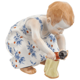 Kind mit Puppe, Bunt staffiert, H 11 cm | Meissen Figuren-Edition Hentschelkinder