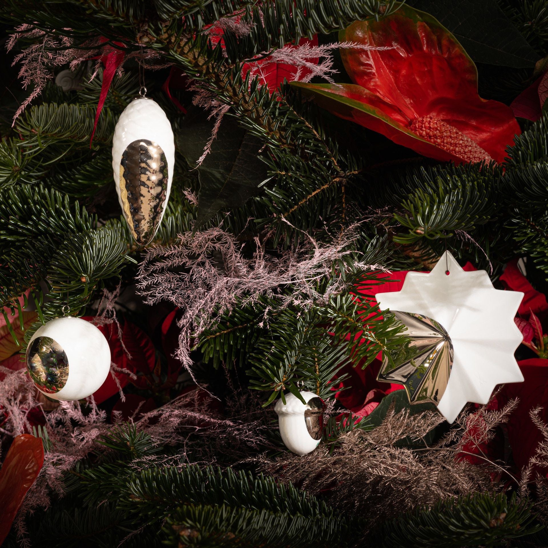 Kugel, Goldpunkt, Ø 5 cm | Meissen Zweigschmuck Kugel Kollektion 99A434 - 55M09 - Meissen Weimar