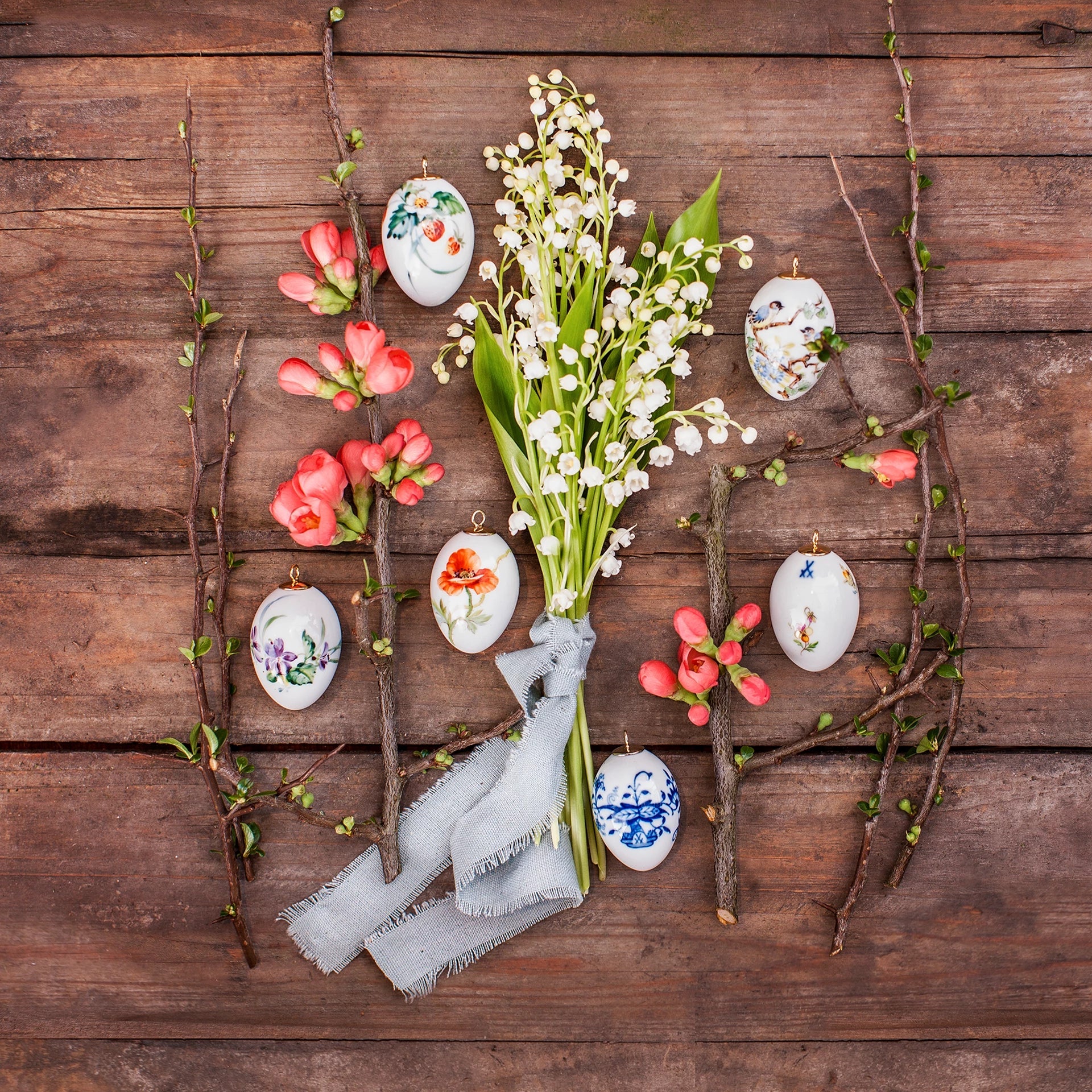Miniatur - Glocke, Orchidee auf Ast, H 5 cm | Meissen Zweigschmuck Glocken Kollektion 824001 - 55M02 - Meissen Weimar