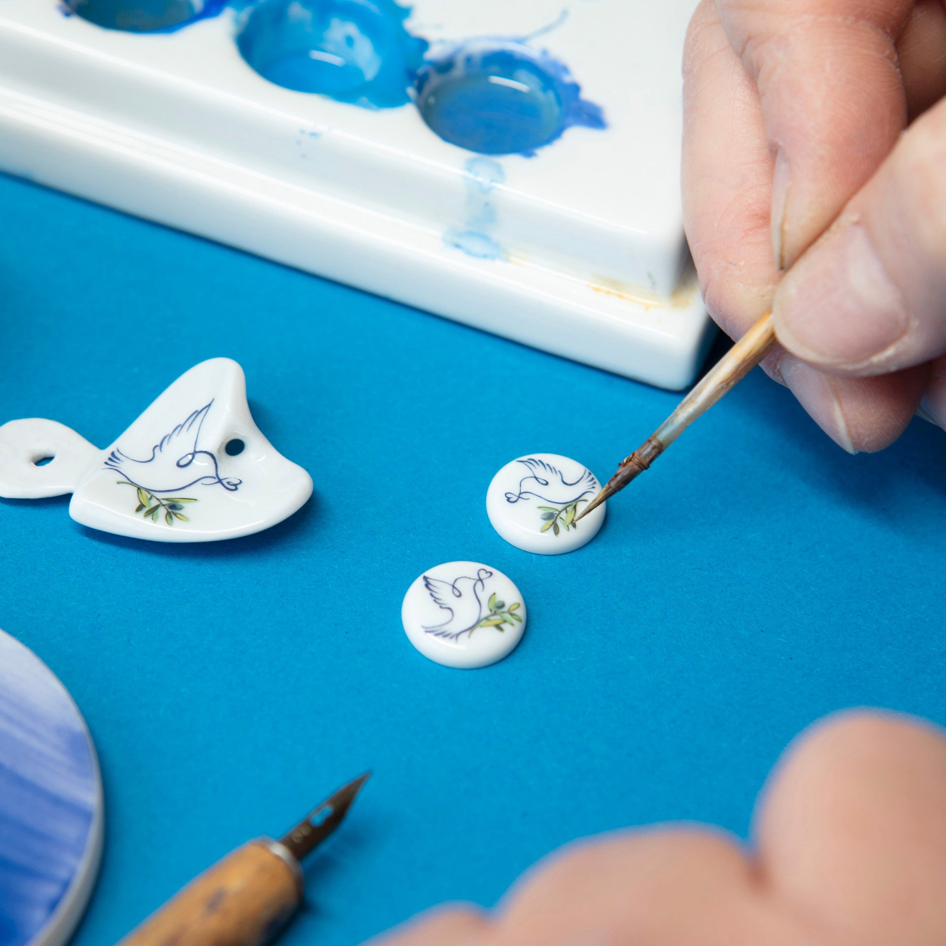 Reversnadel Taube mit Olivenzweig, Ø 1,8 cm | Meissen Geschenke