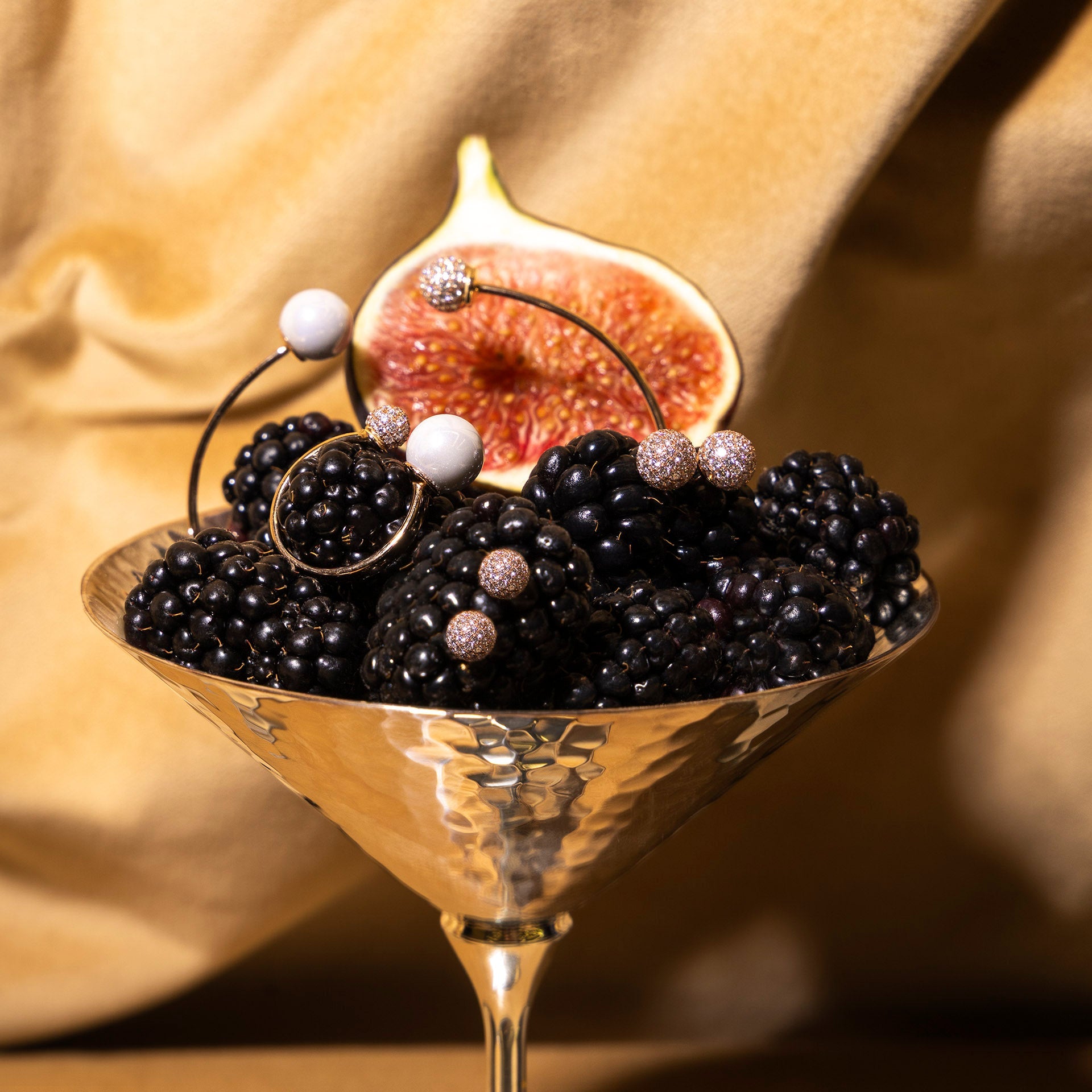 Ohrstecker Pearl Collection Pavé, 750 Roségold, 2 Goldperlen Pavé je 6 mm, 38 Billanten, 0,30 ct, TW/VSI | Meissen Pearl Collection Pavé MPJ50PCP17000 - Meissen Weimar