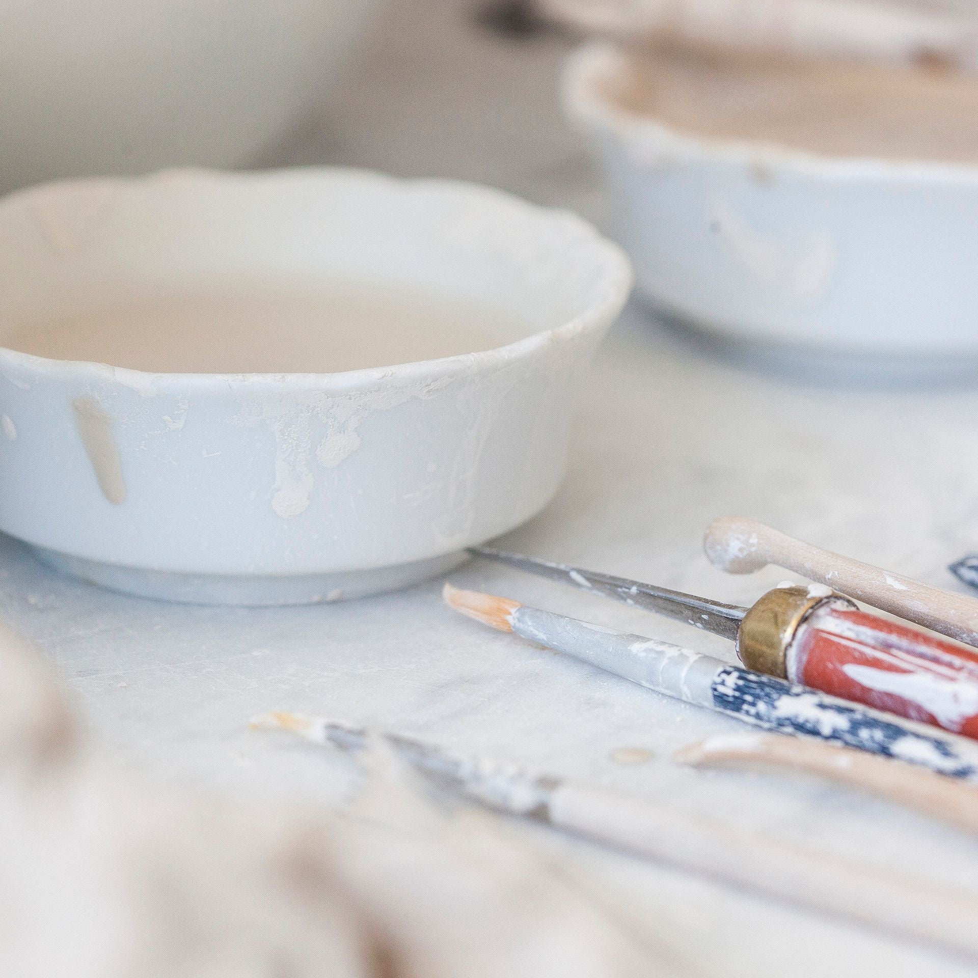 Osterei mit Relief, Schneeglöckchen, Weiß, Biskuit, H 5 cm | Meissen Zweigschmuck Osterei Kollektion 001001 - 55M23 - Meissen Weimar