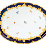 Platte, oval, gestreute Blümchen, königsblau glasiert, Goldbronze, L 44 cm | Meissen B-Form