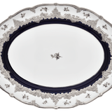Platte, oval, Gestreute Röschen, weiß-grau, königsblau, Glanzplatin, L 40 cm | Meissen B-Form