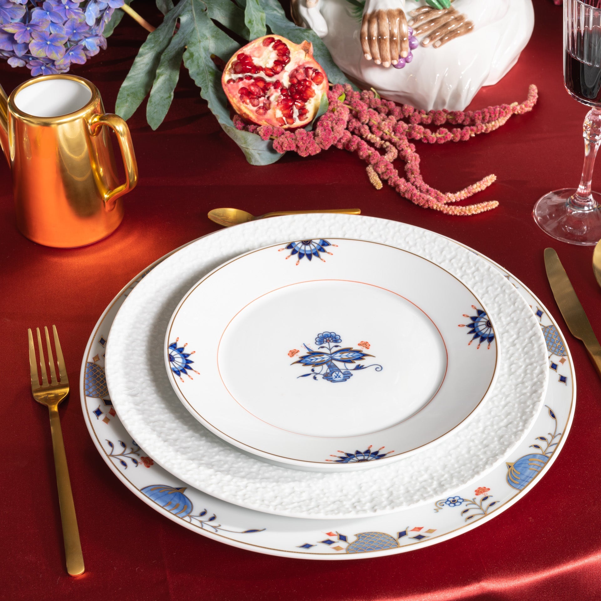 Platzteller, Noble Blue, Zwiebelmusterkante, Doppelblattranke, Ø 33 cm | Meissen No. 41 803190 - 41478 - Meissen Weimar