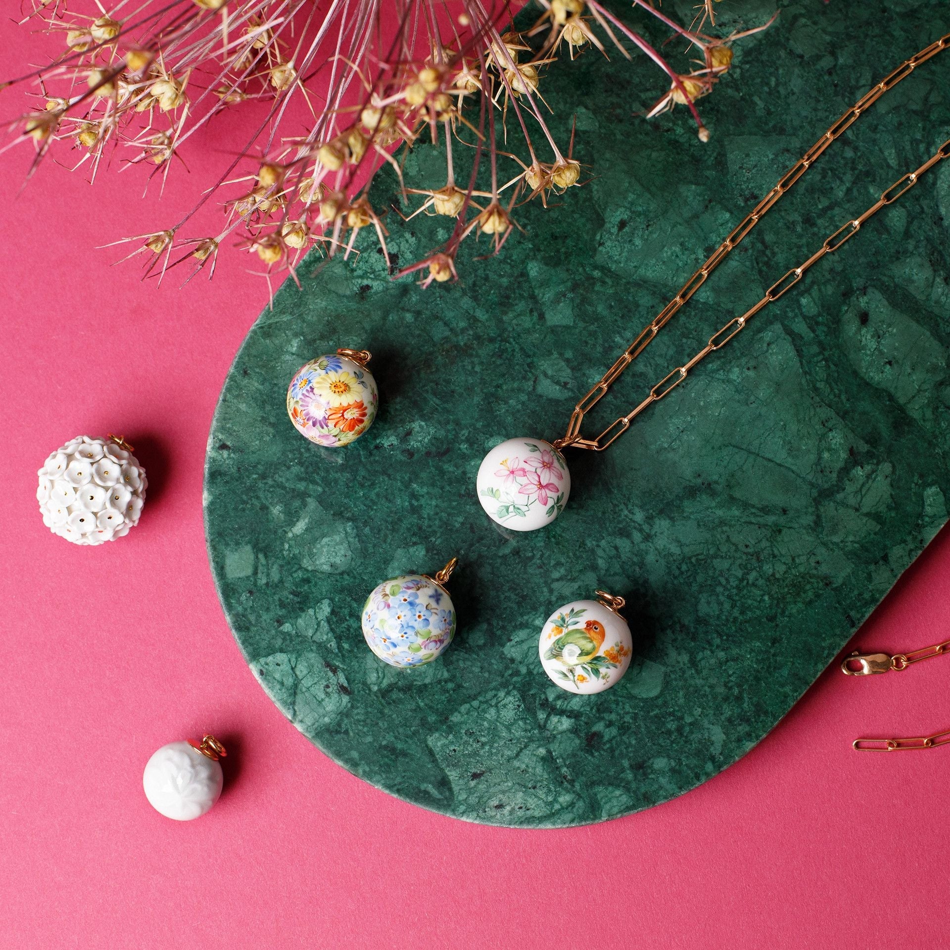 Porzellananhänger, Waldrebe, Ø 2,1 cm | Meissen Boule Collection 03a113 - 55m34 - Meissen Weimar