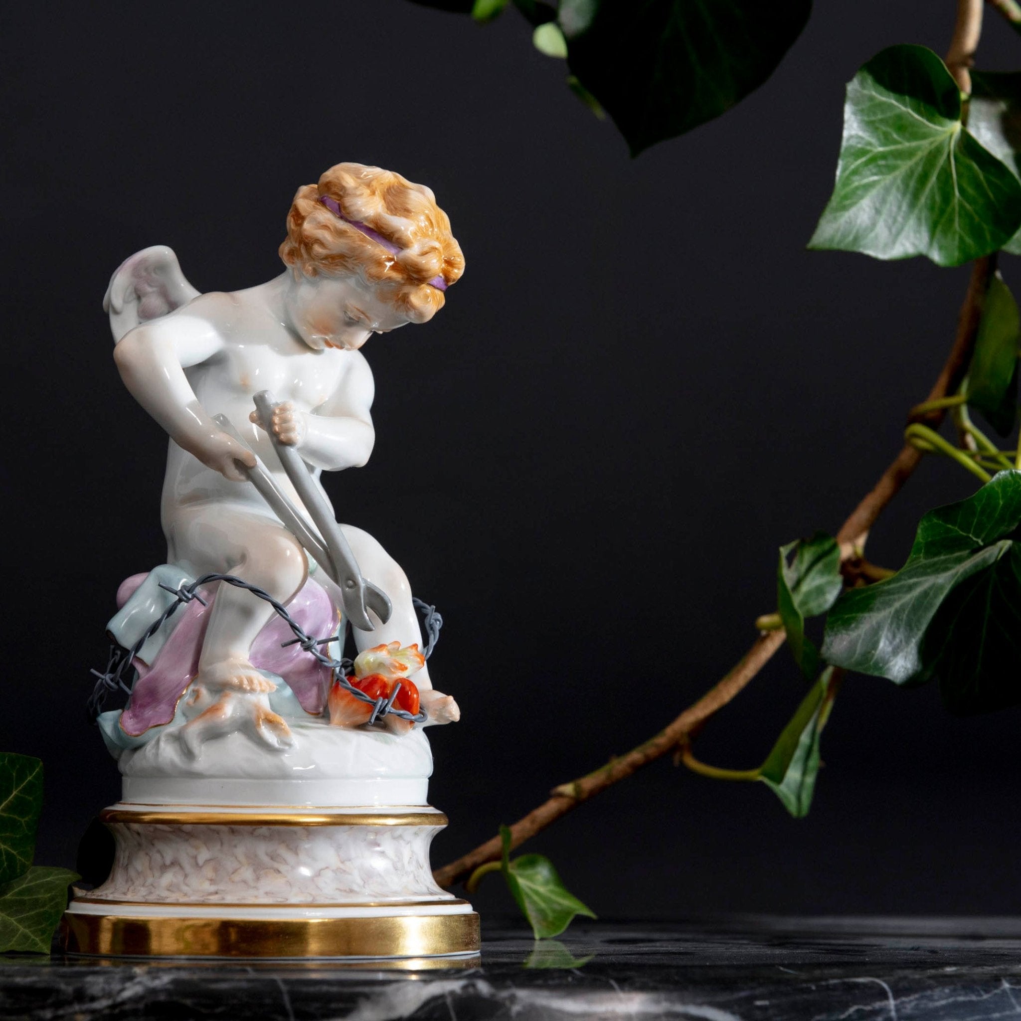 Porzellanfigur, Love over hate, H 20 cm | Meissen Geschenke 90a369 - 70m06 - Meissen Weimar