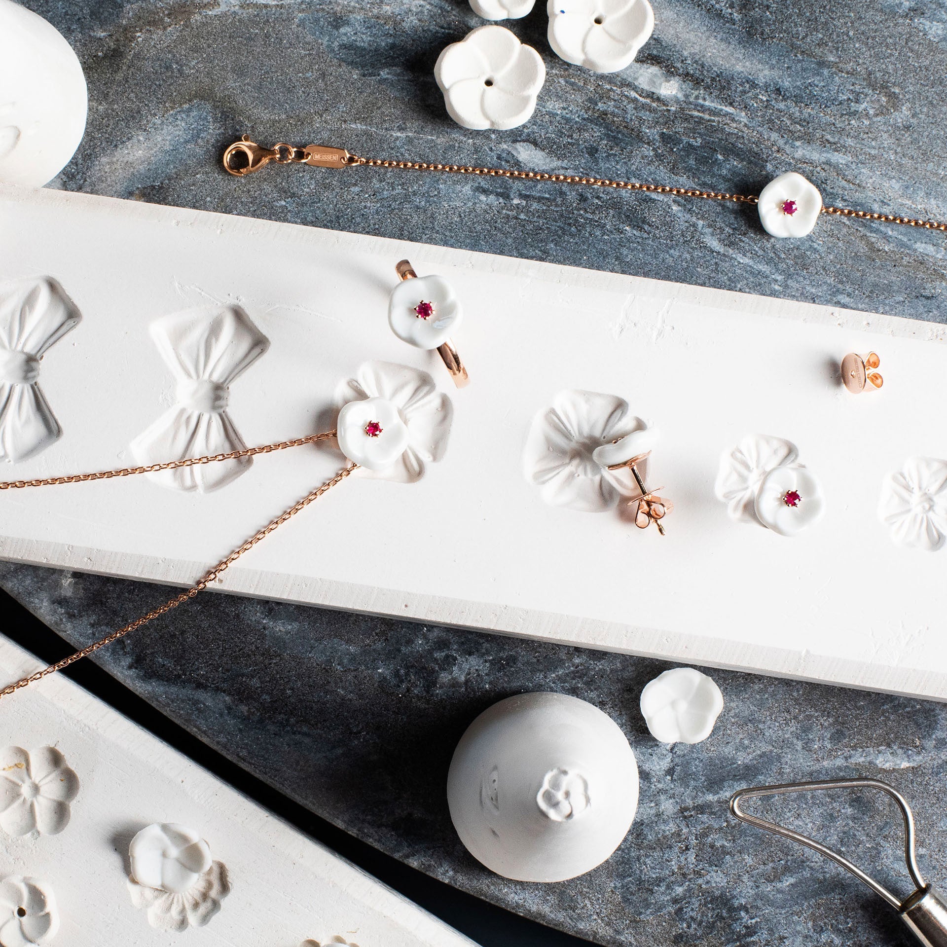 Ring Royal Blossom Rubin, Roségold 750, Gewicht 3 g | Meissen Royal Blossom Collection mpj10bl11900 - Meissen Weimar