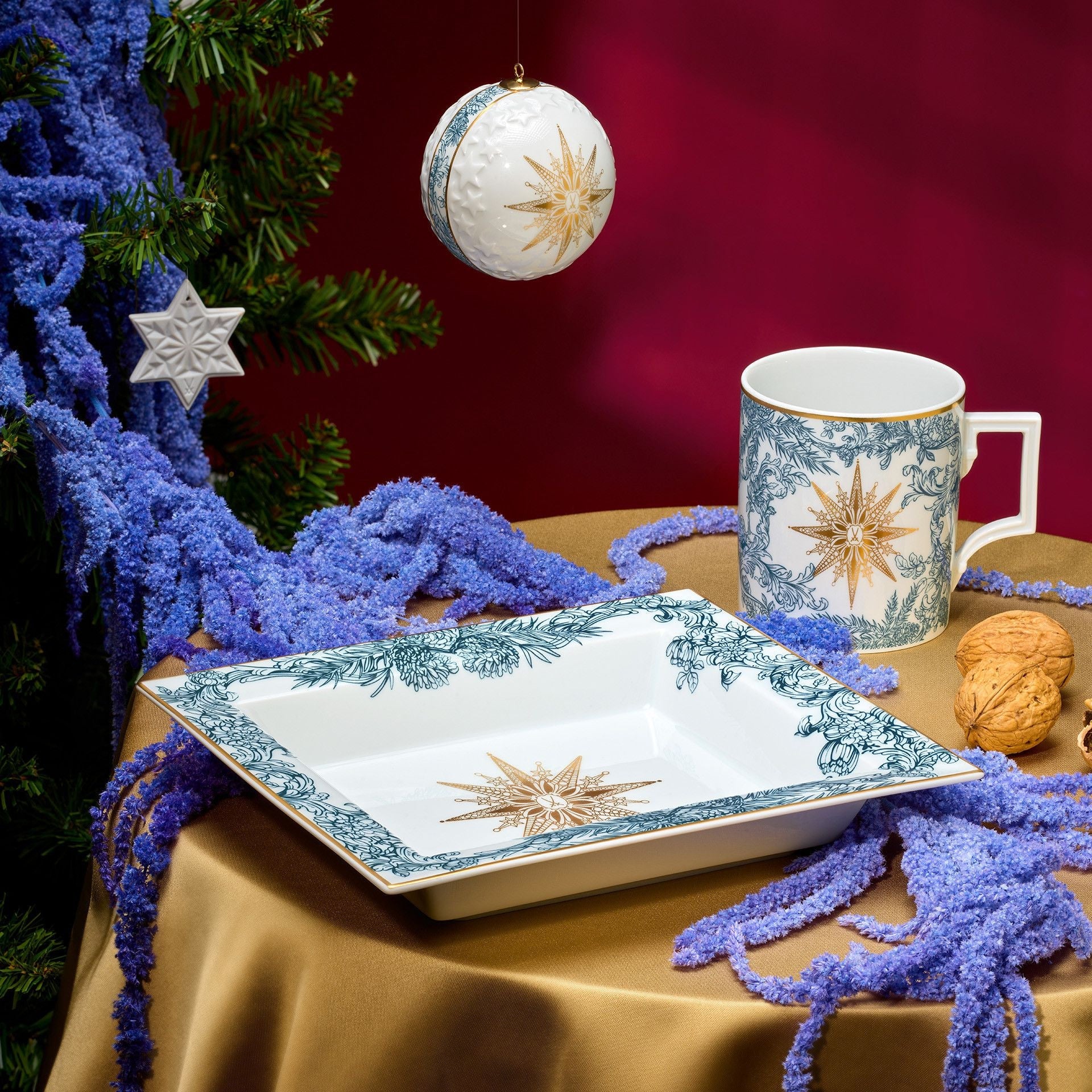Schale, eckig, groß, "Meissen Christmas Star", blau, 21 x 18,5 cm | The Meissen Vide - Poche - Collection 79A940 - 53274 - Meissen Weimar
