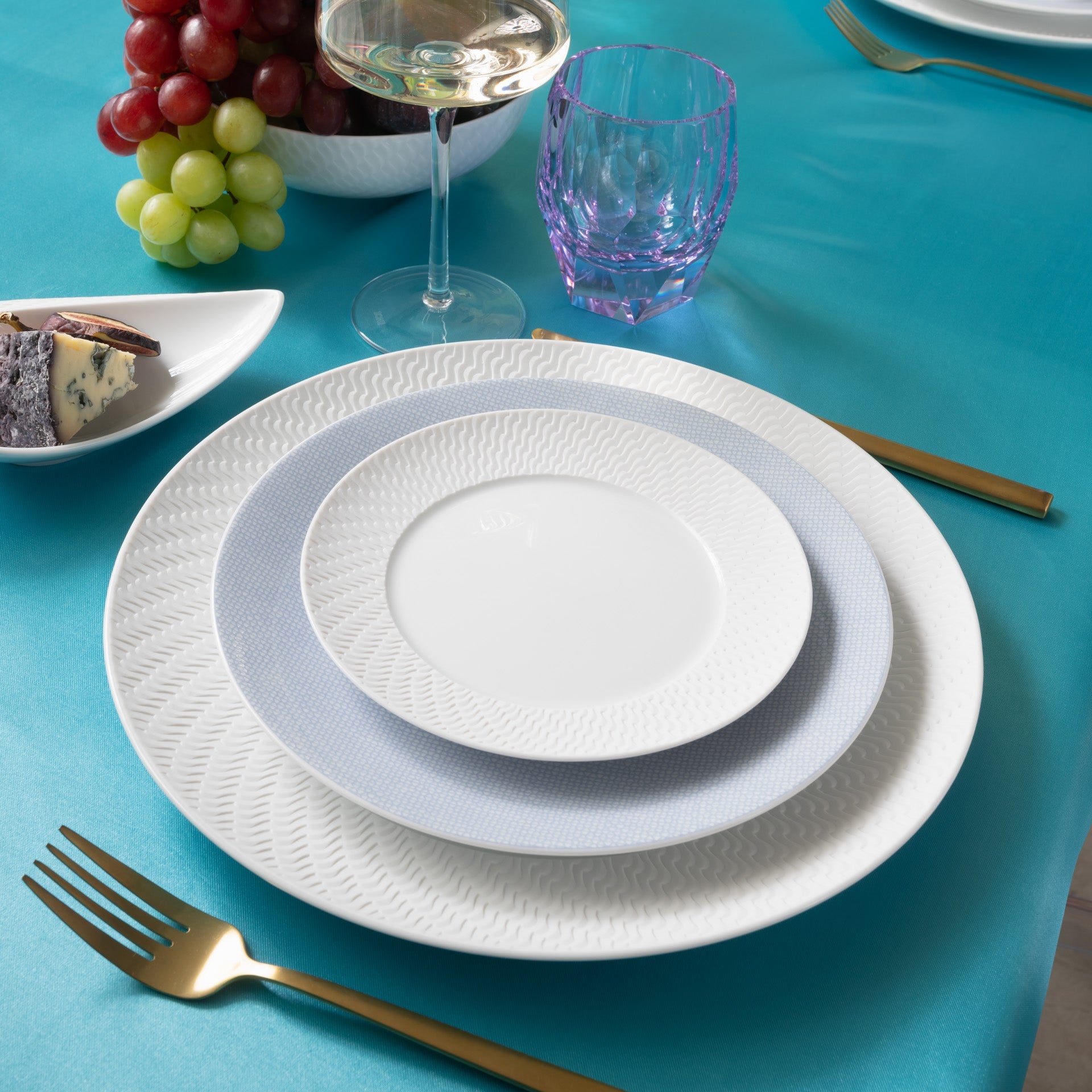 Speiseteller, klein, Mesh blau, Ø 24 cm | Meissen Cosmopolitan 79a269 - 37475 - Meissen Weimar