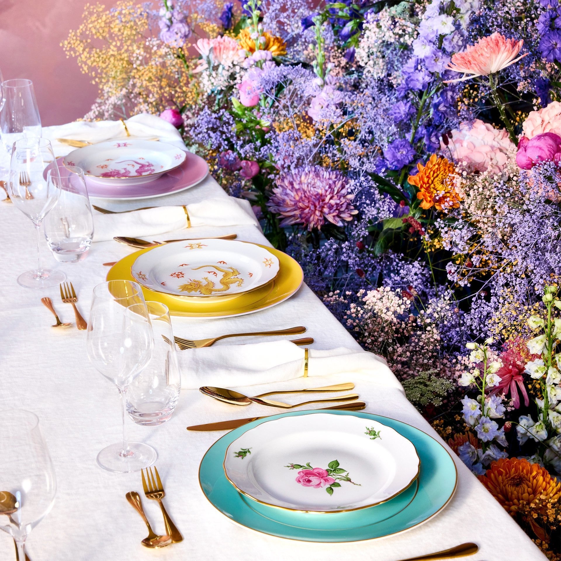 Speiseteller Ming Drache purpur, handausgemalt, Ø 22 cm | Meissen Neuer Ausschnitt 33d410-00473 - Meissen Weimar