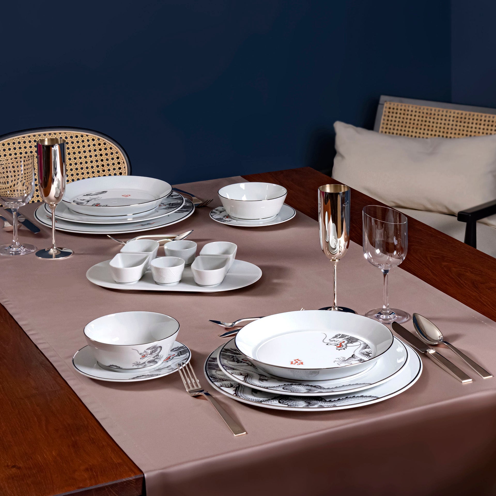 Starter - Set Geschirr 14 - tlg., Glücksdrache, Platinschale | Meissen Vitruv 79a926 - c4307 - Meissen Weimar