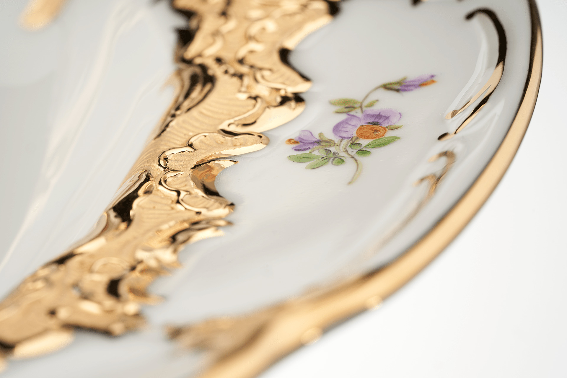 Suppenteller Gestreute Blümchen Goldbronze Ø 24,5 cm | Meissen B - Form 010179 - 15489 - Meissen Weimar