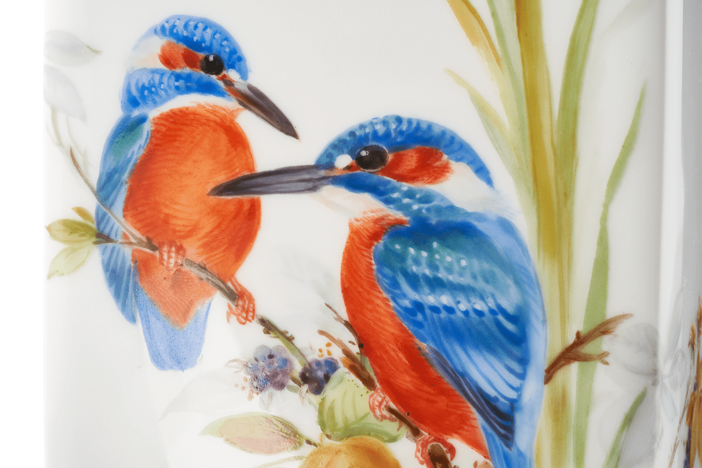 Vase, Vogelmalerei, 2 Eisvögel auf Geäst am Wasser, H 15,5 cm | Meissen Vasen Kollektion 26C034 - 50193 - Meissen Weimar
