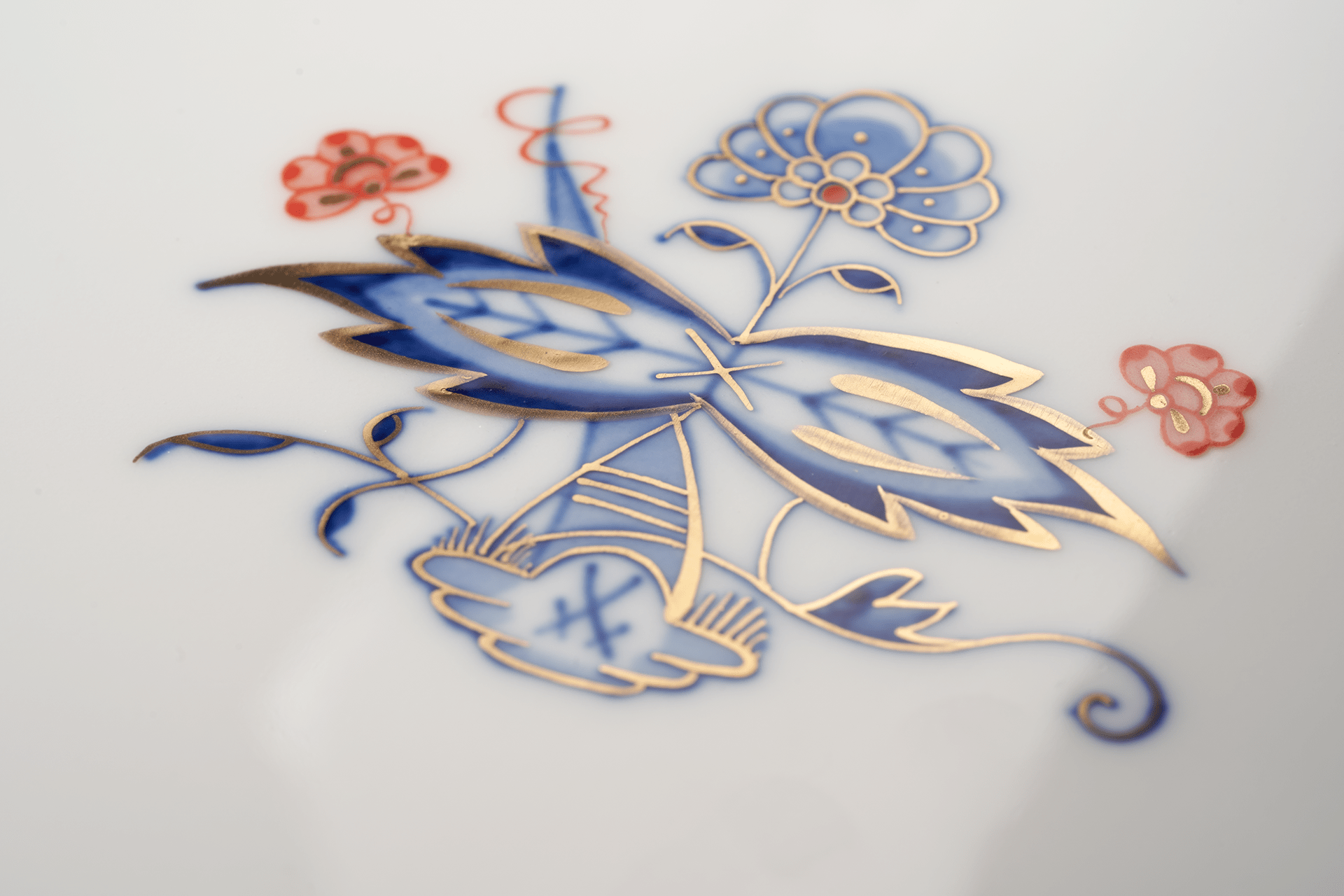 Vorspeise - und Dessertteller, Blütenknospen, Doppelblatt, kobaltblau, rot, gold, Ø 22 cm | Meissen No. 41 Noble Blue 802790 - 41473 - Meissen Weimar